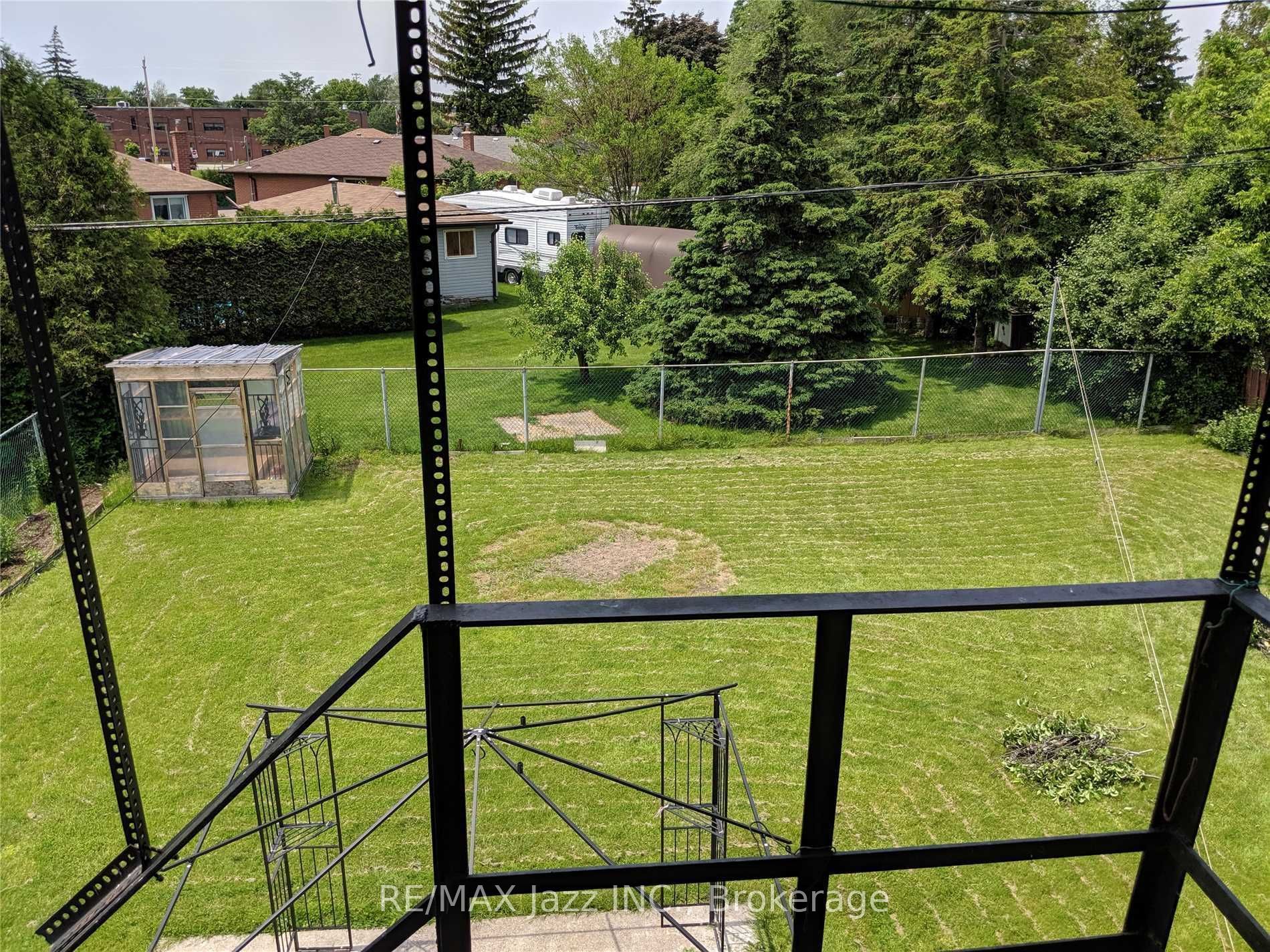 110 Cabot Street Property Photo 12