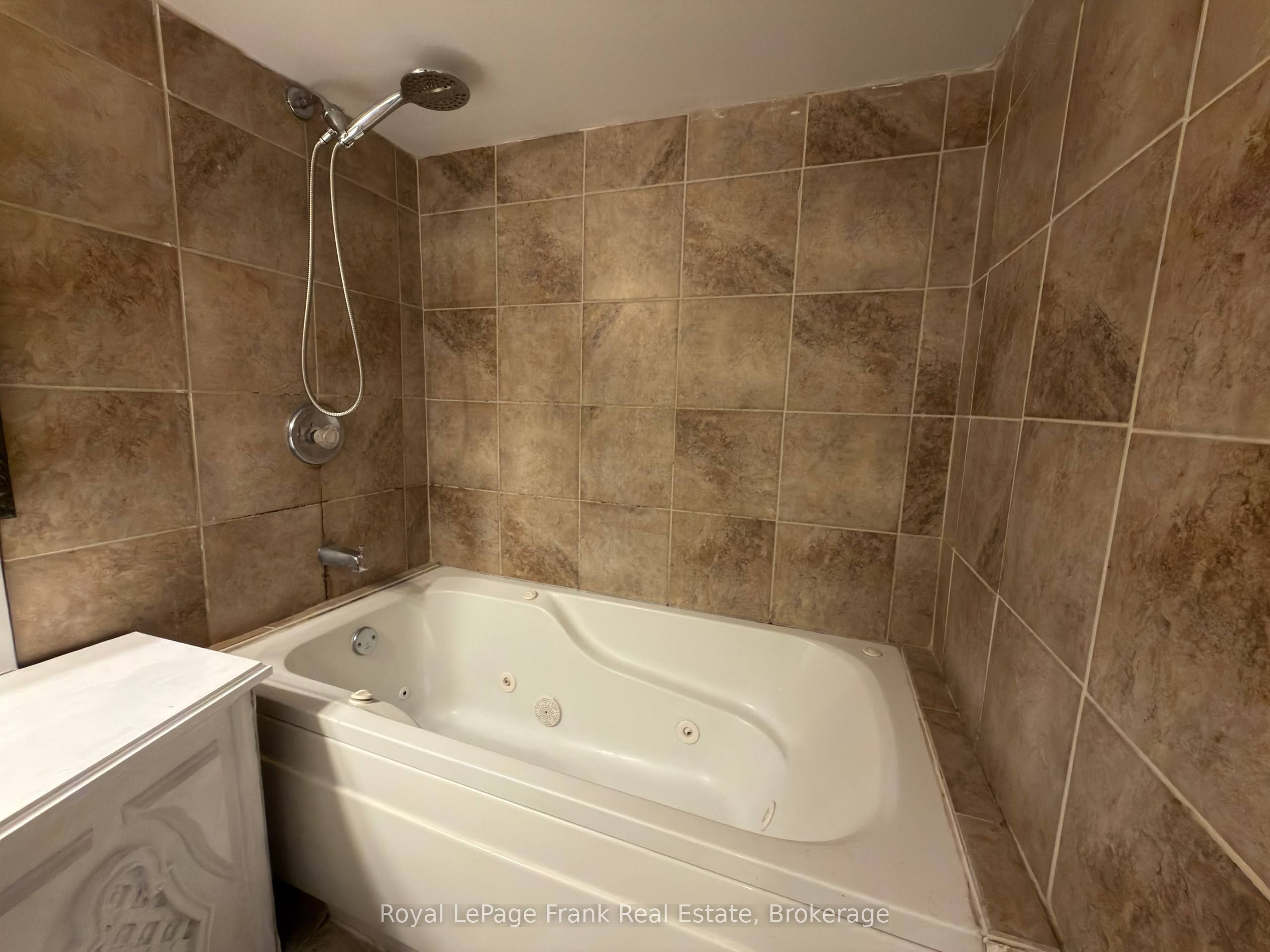 68 Oke Road Bsmt Property Photo 12