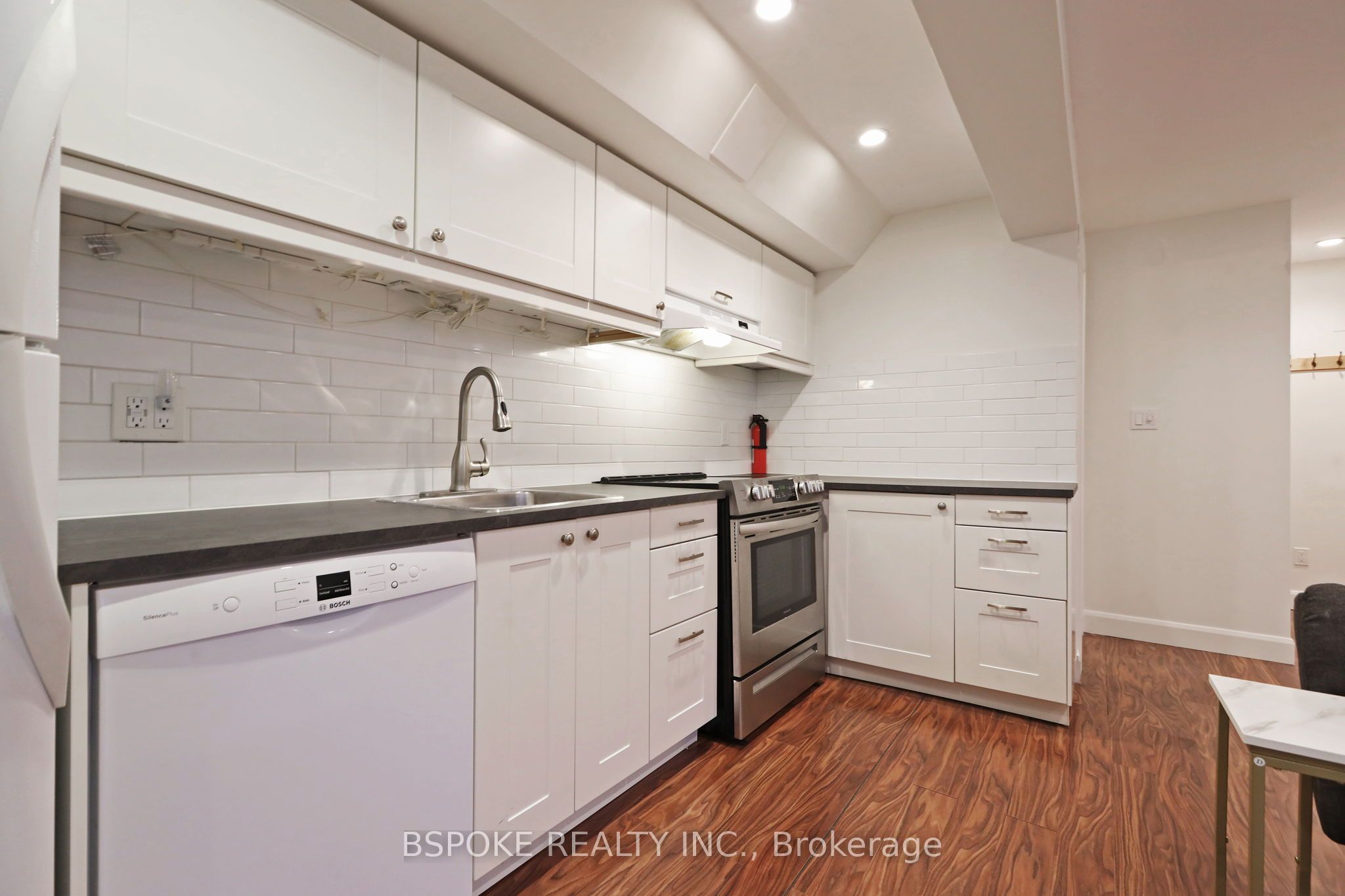 42 Lark Street Bsmt Property Photo 10