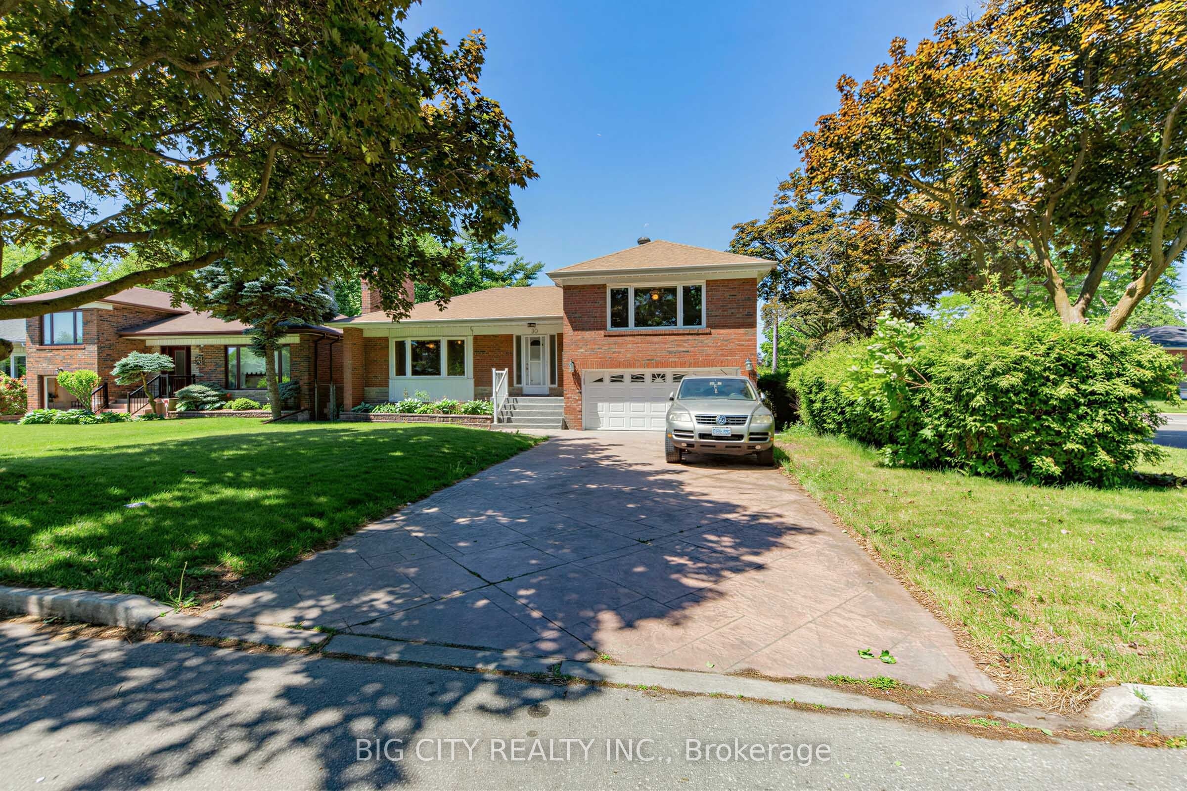 30 Lozoway Drive Property Photo 2