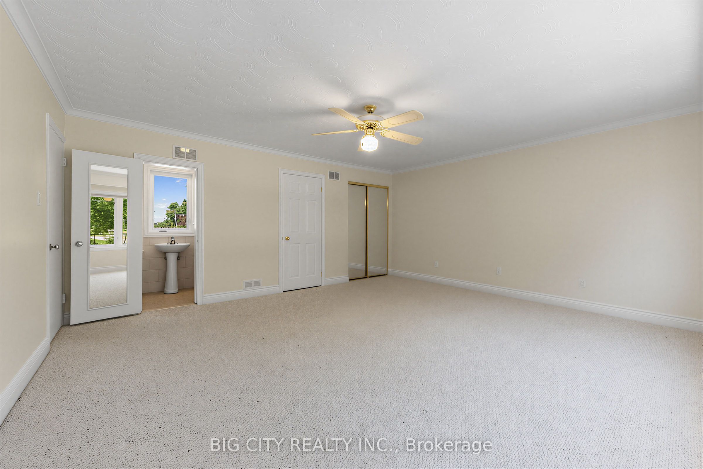 30 Lozoway Drive Property Photo 14