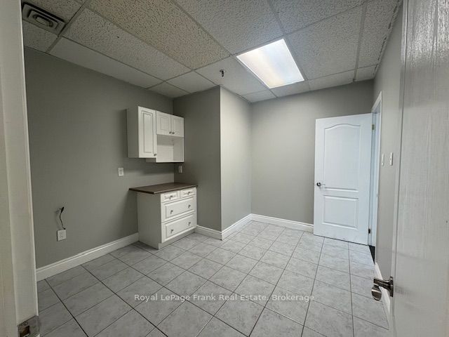 114 Dundas Street E 206 Property Photo 11