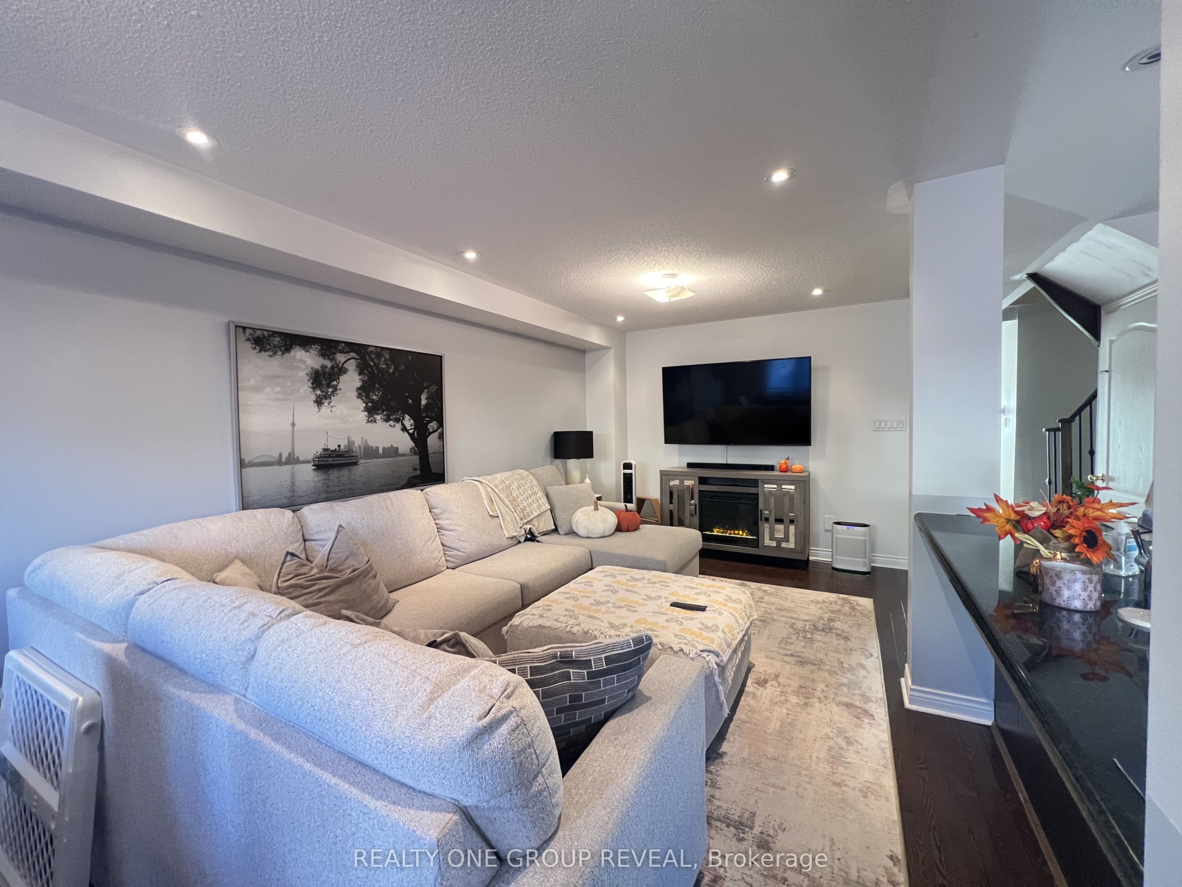 13 Enderly Street Property Photo 4