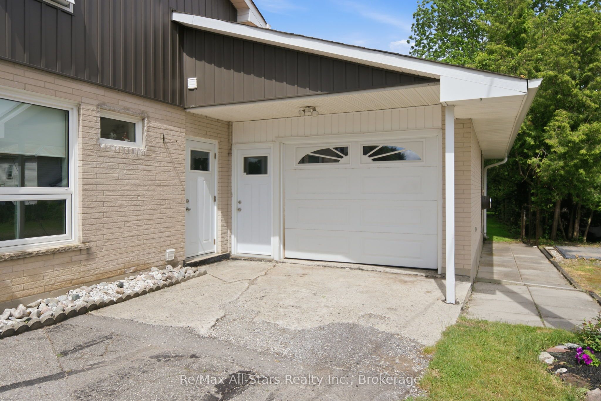 20013 Highway 12 Road Property Photo 2