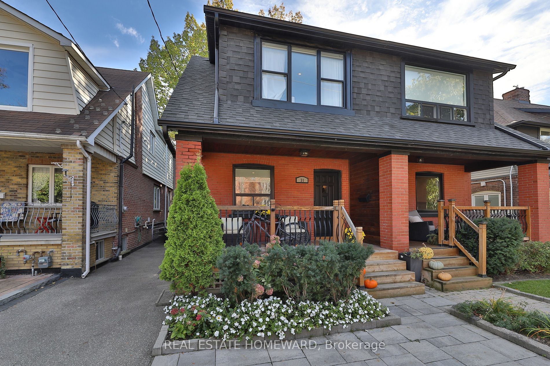 31 Woodrow Avenue Property Photo 1