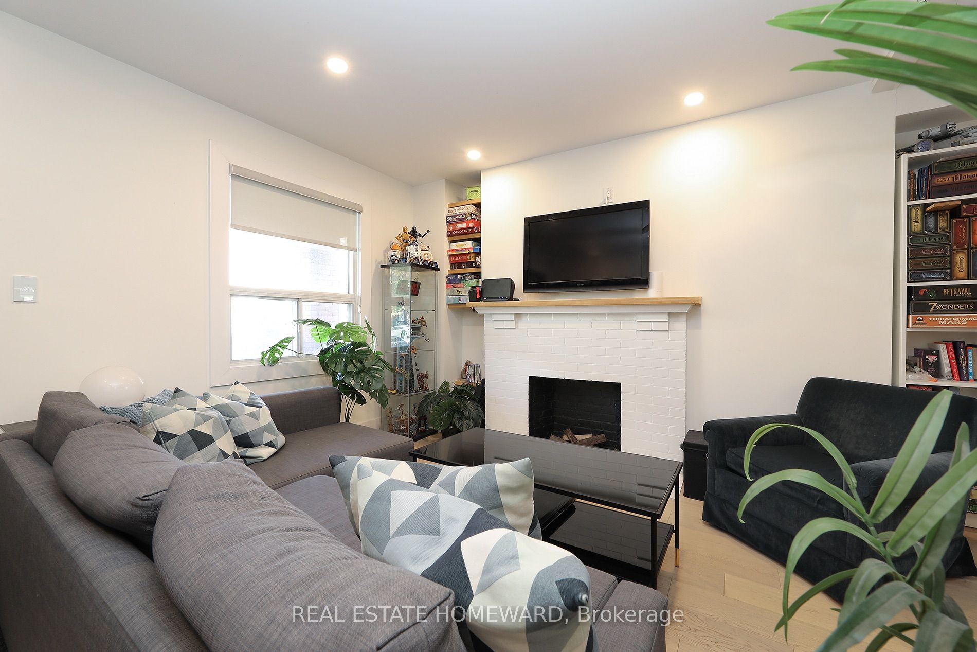 31 Woodrow Avenue Property Photo 3