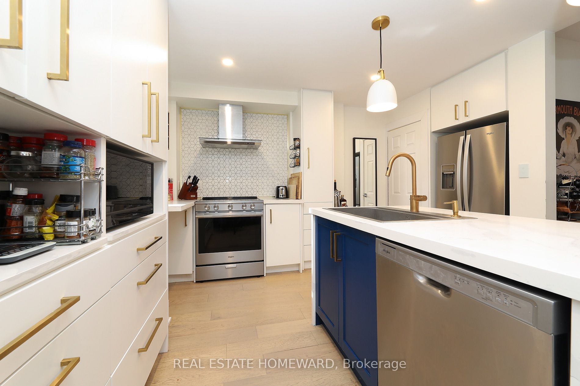 31 Woodrow Avenue Property Photo 8
