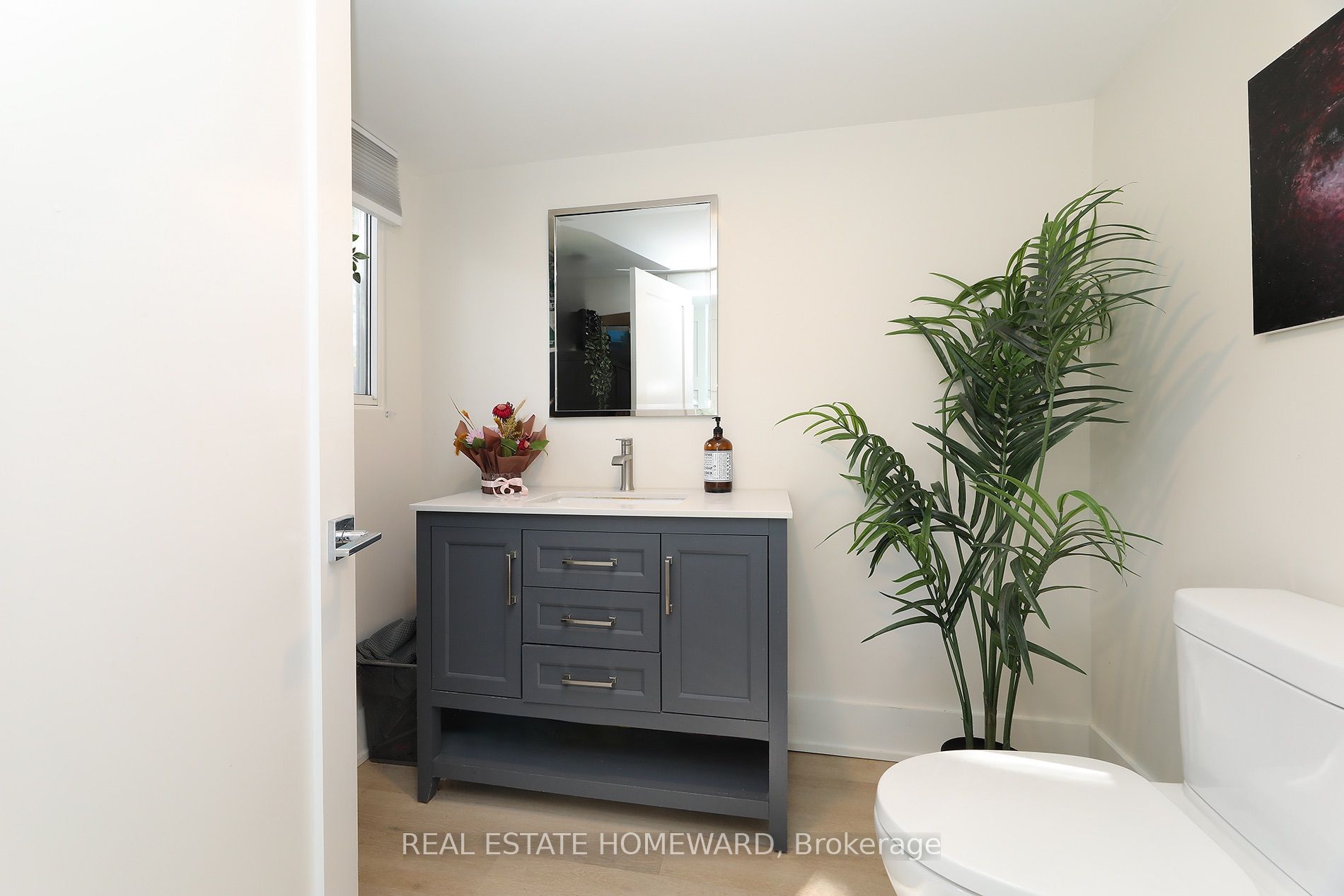 31 Woodrow Avenue Property Photo 11