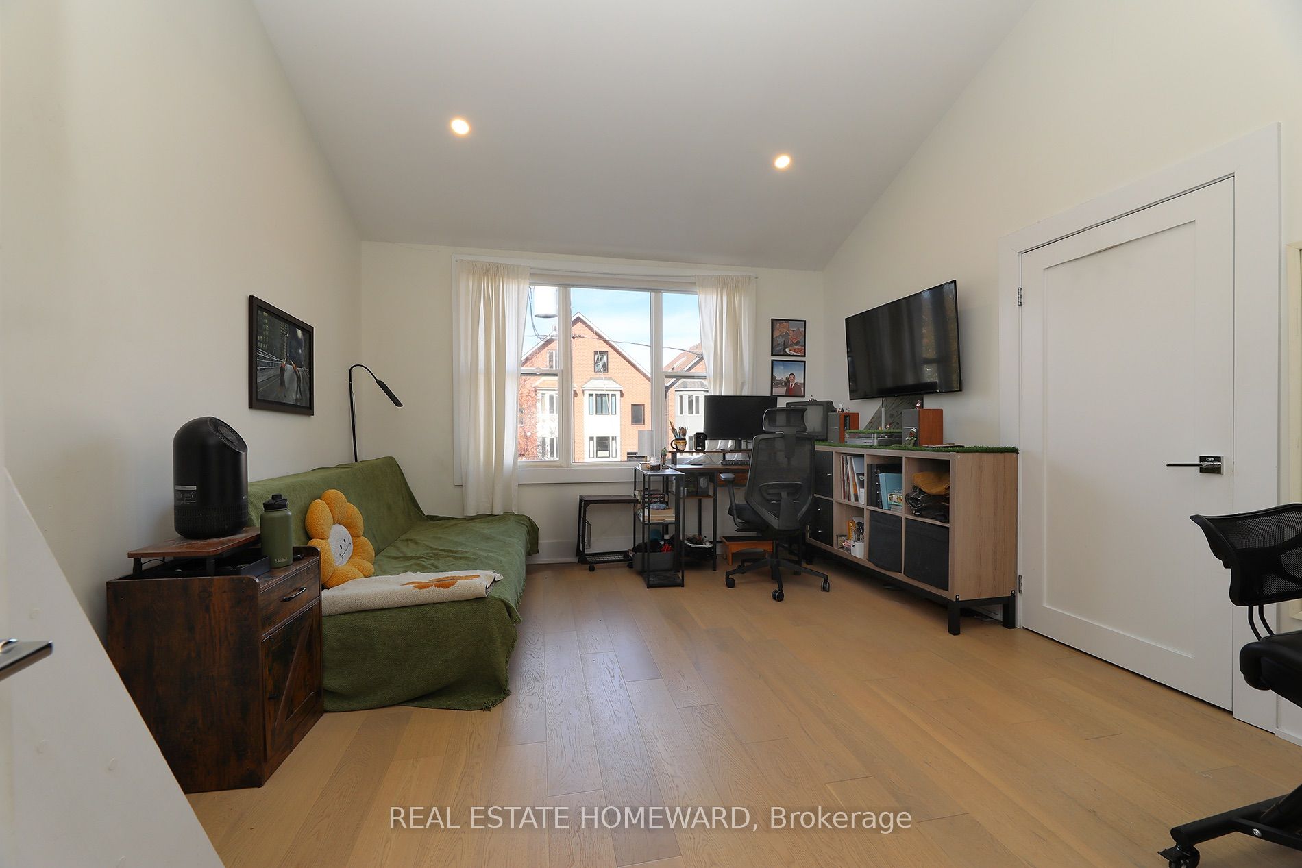 31 Woodrow Avenue Property Photo 16