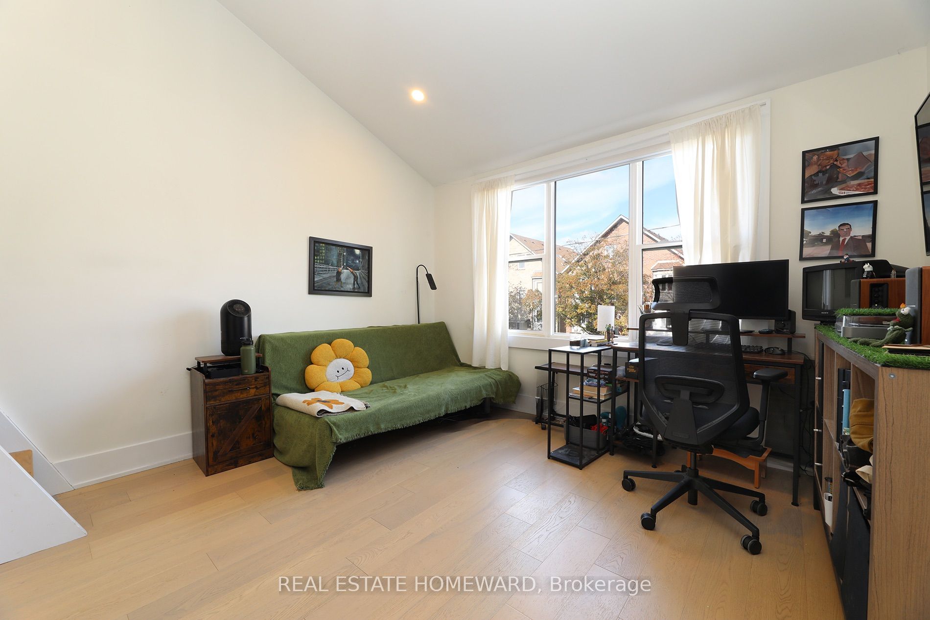 31 Woodrow Avenue Property Photo 17