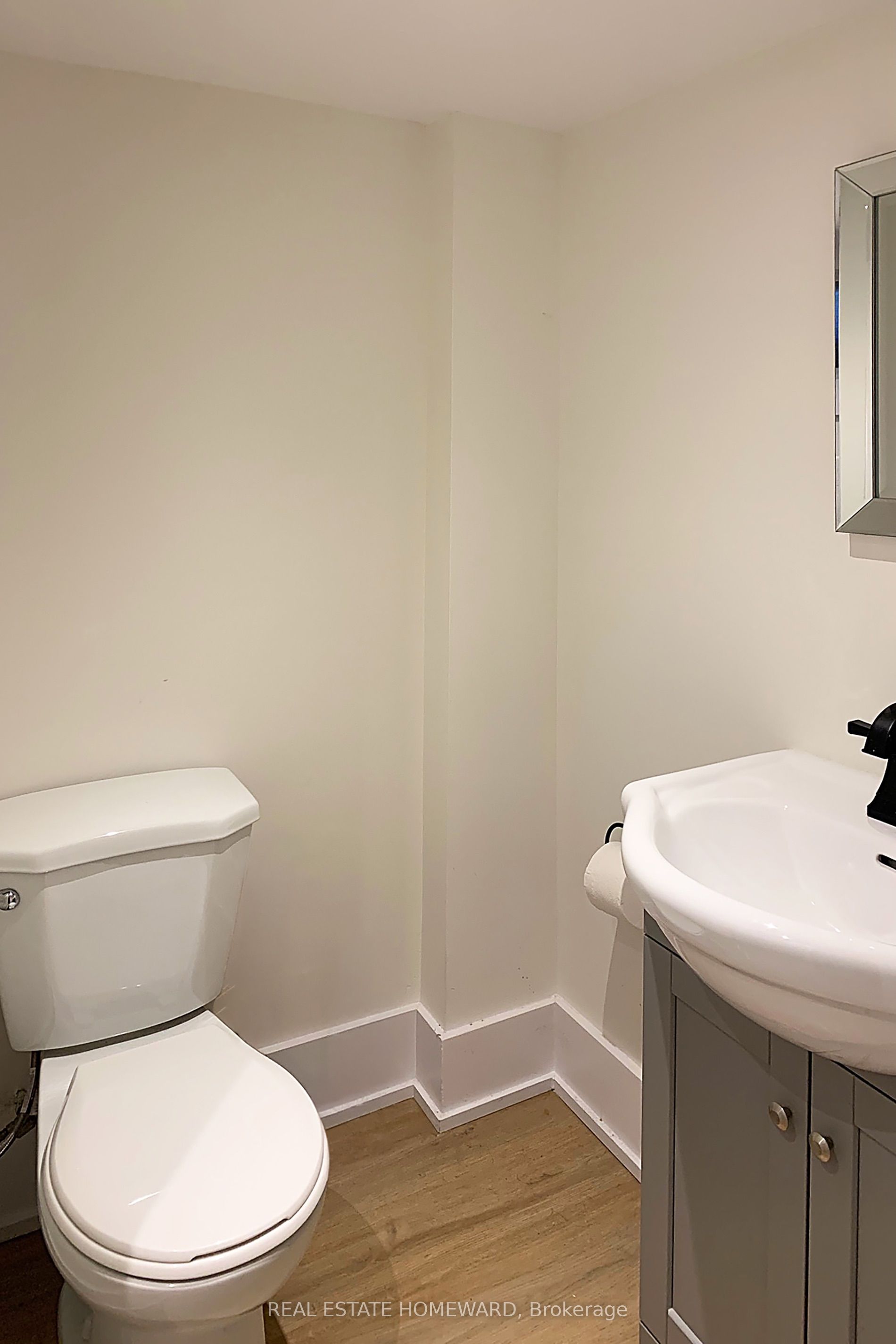 31 Woodrow Avenue Property Photo 36