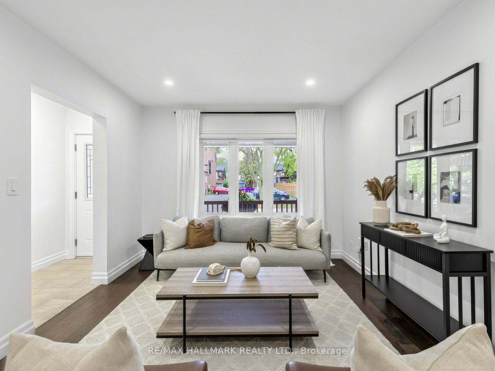 235 Glebeholme Boulevard Property Photo 4