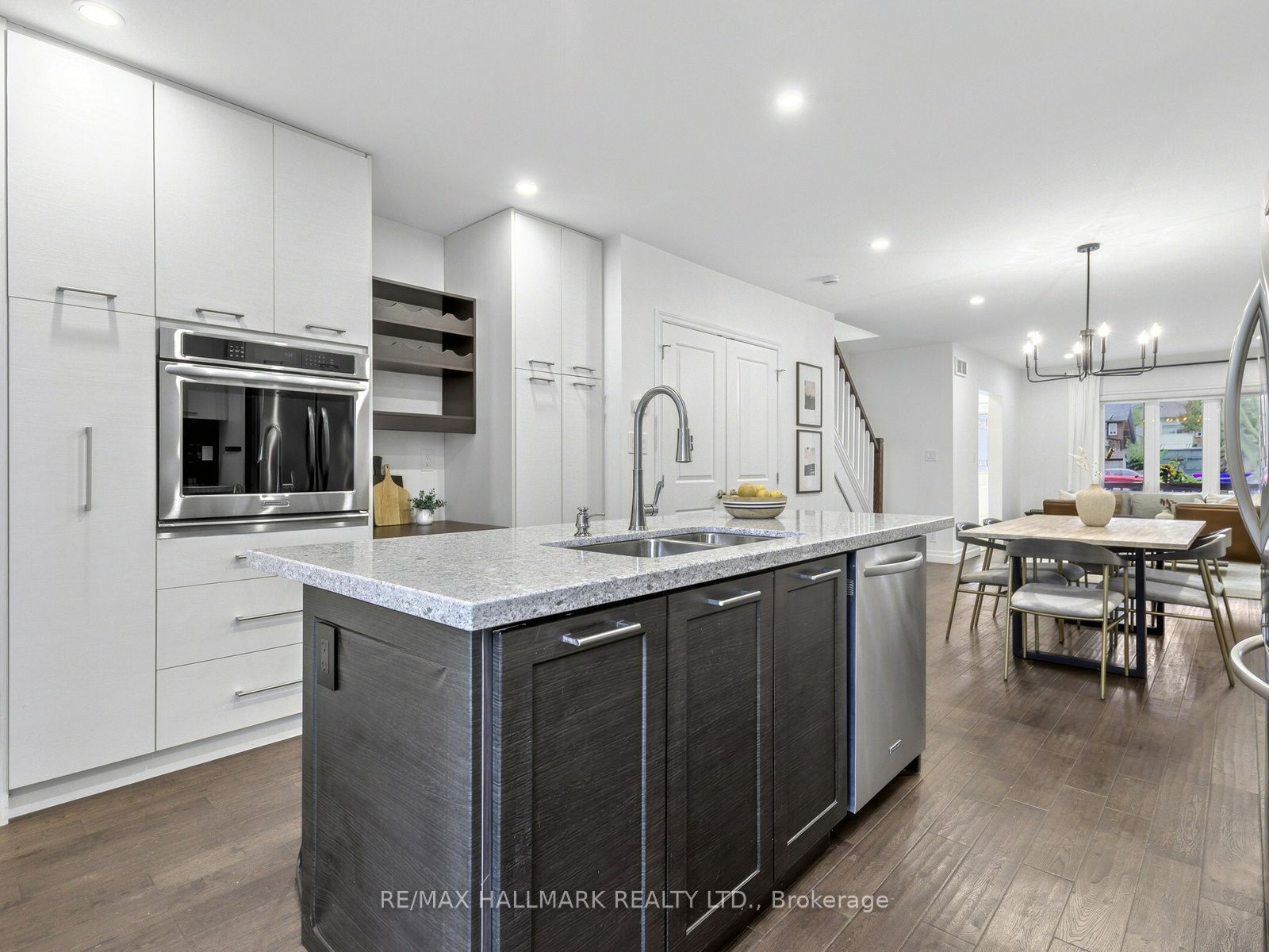 235 Glebeholme Boulevard Property Photo 10