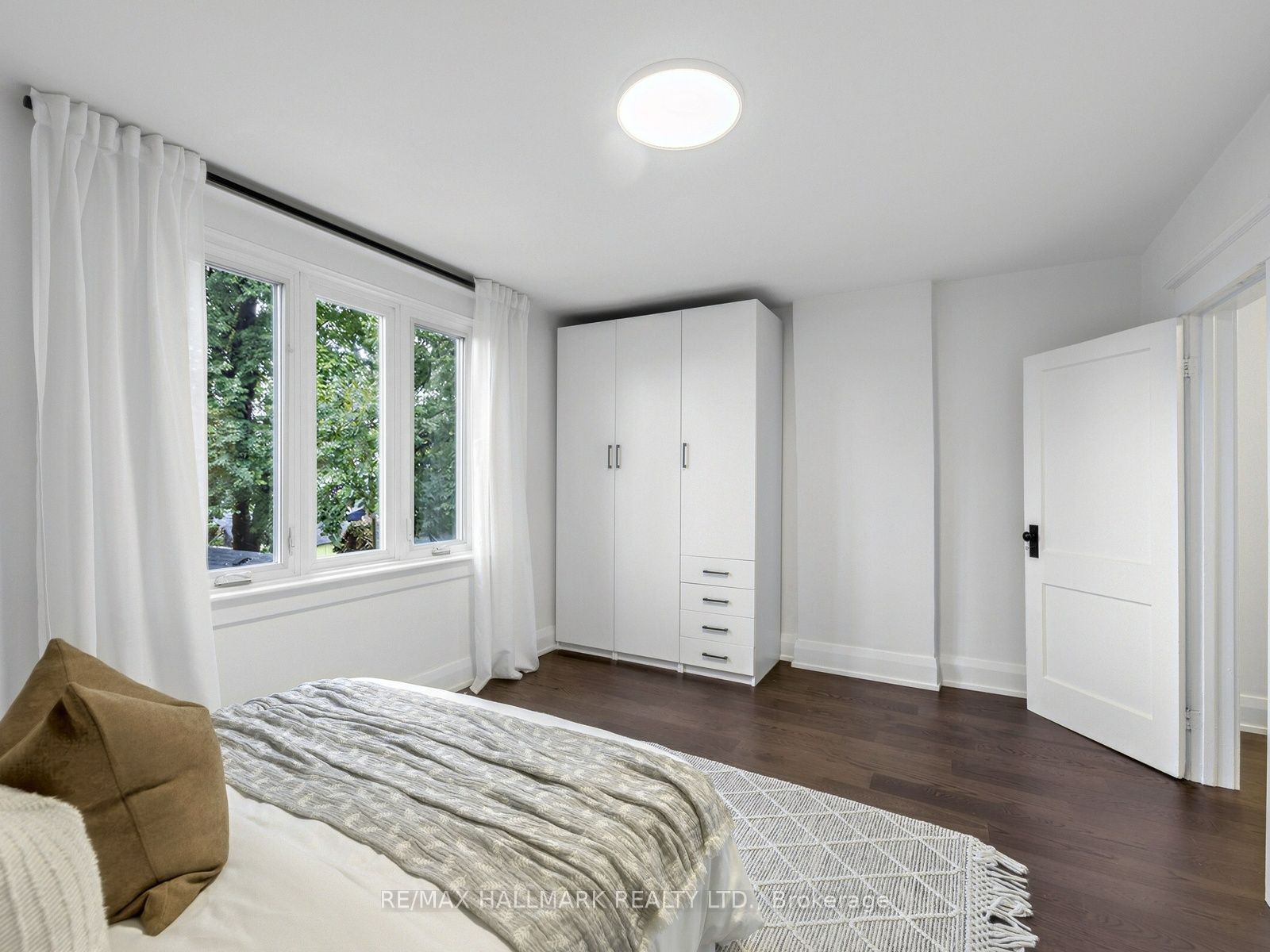 235 Glebeholme Boulevard Property Photo 21