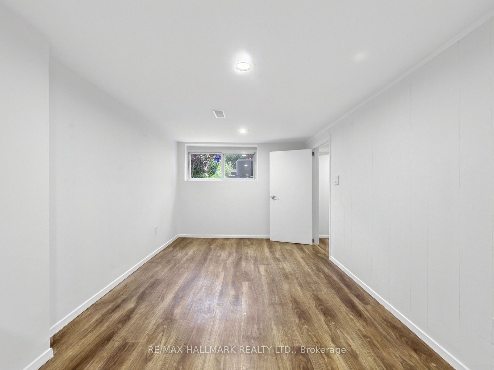 235 Glebeholme Boulevard Property Photo 32