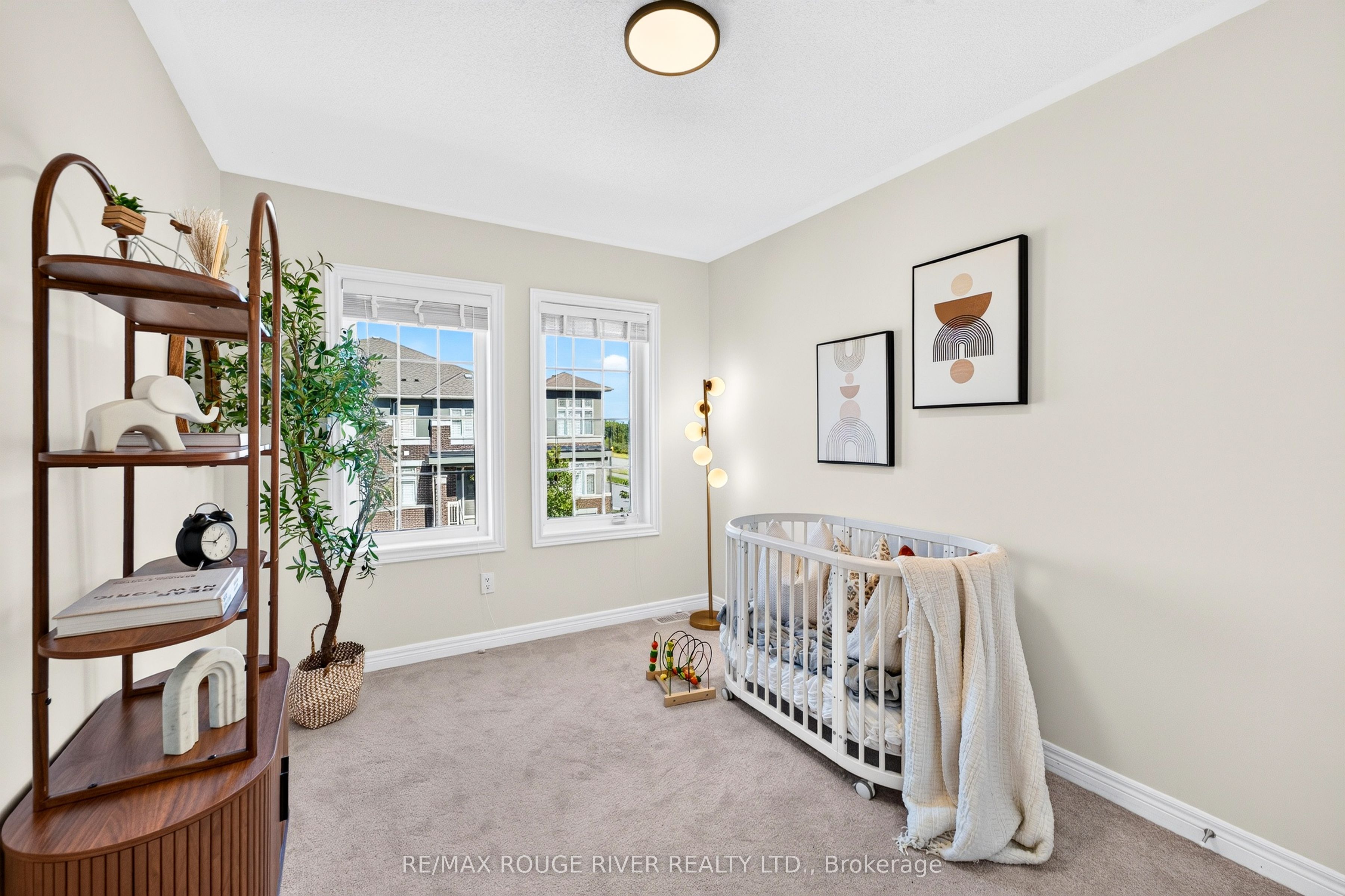 1124 Sepia Square Property Photo 23