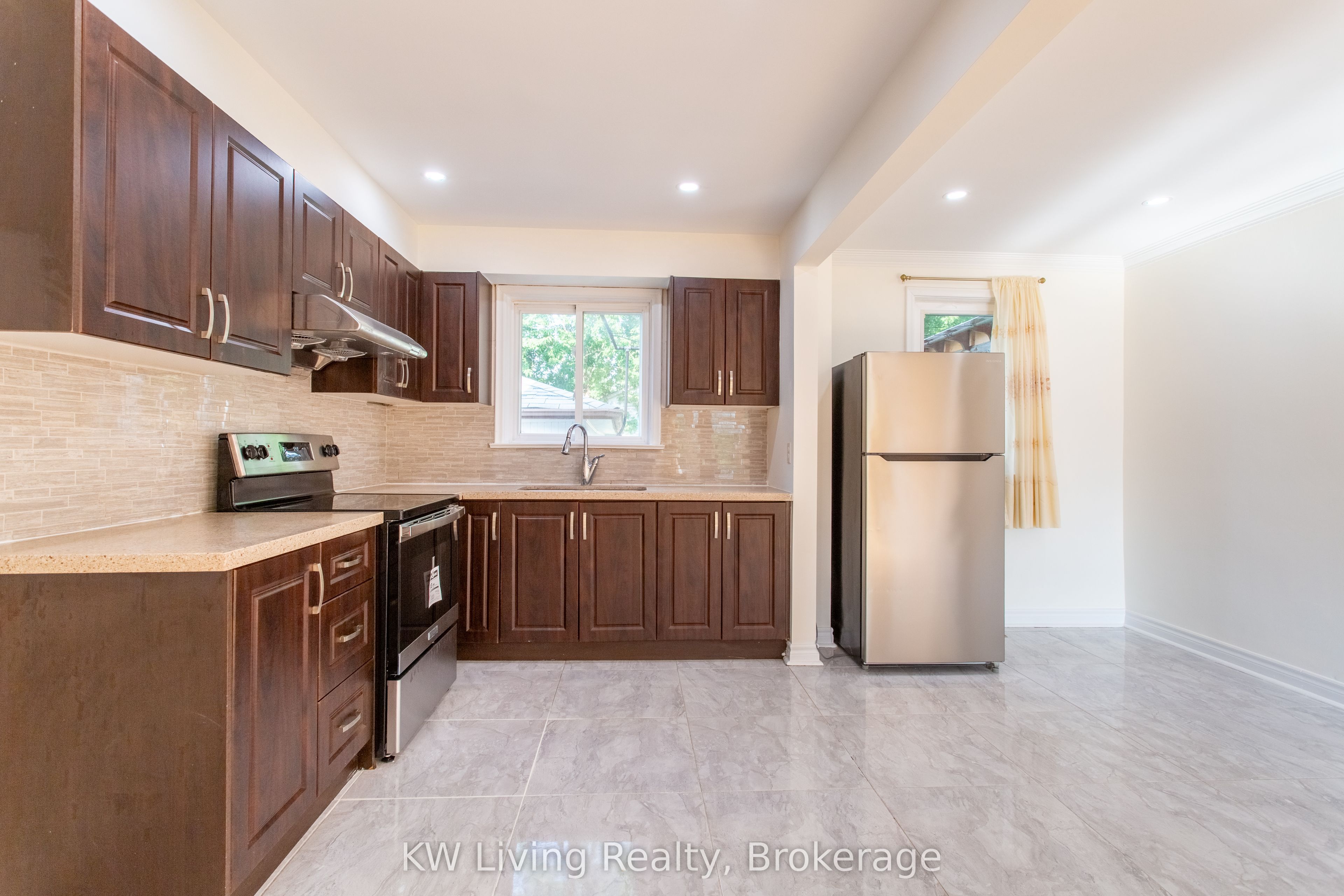 9 Rupert Street Property Photo 5