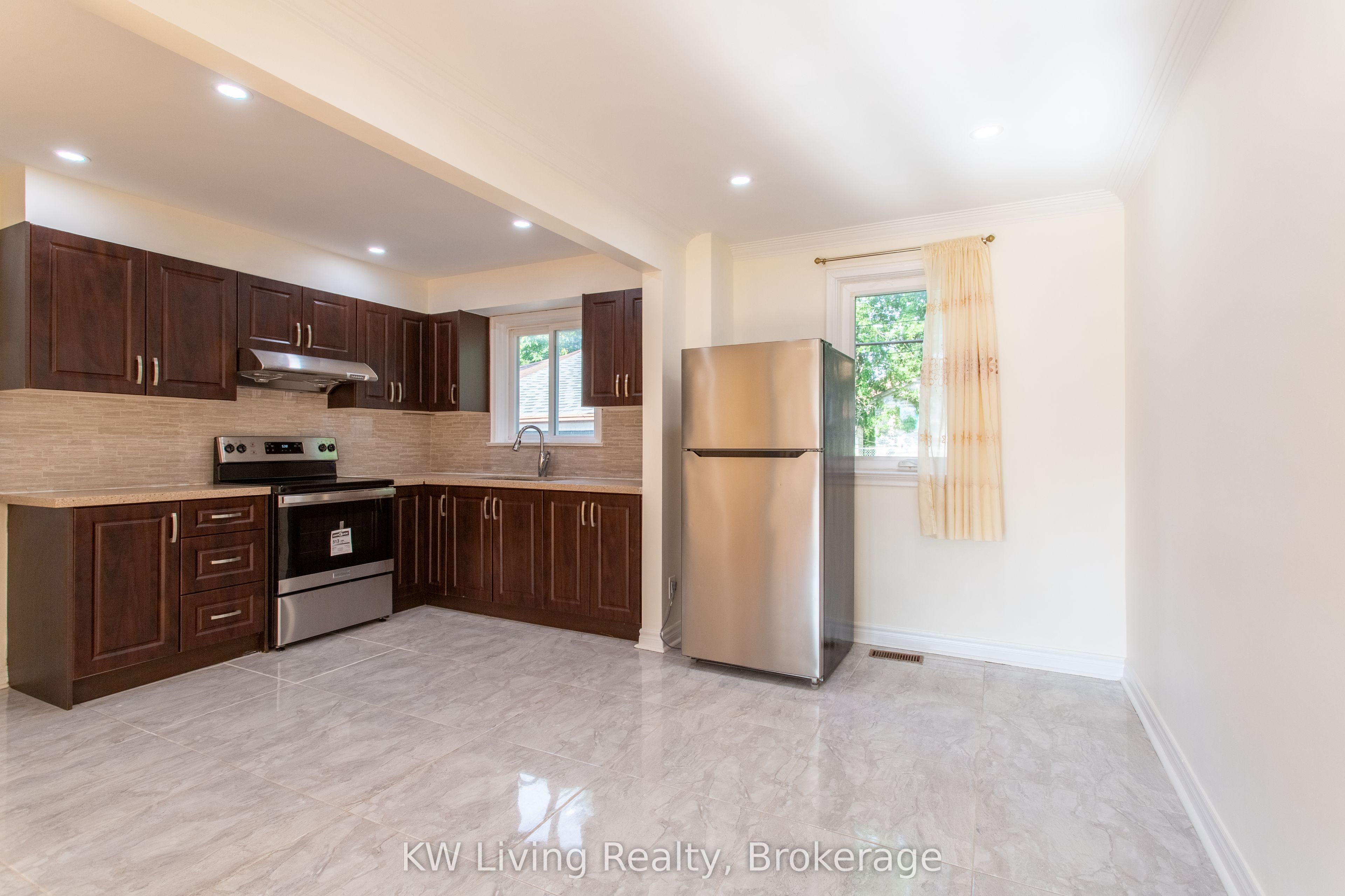 9 Rupert Street Property Photo 6