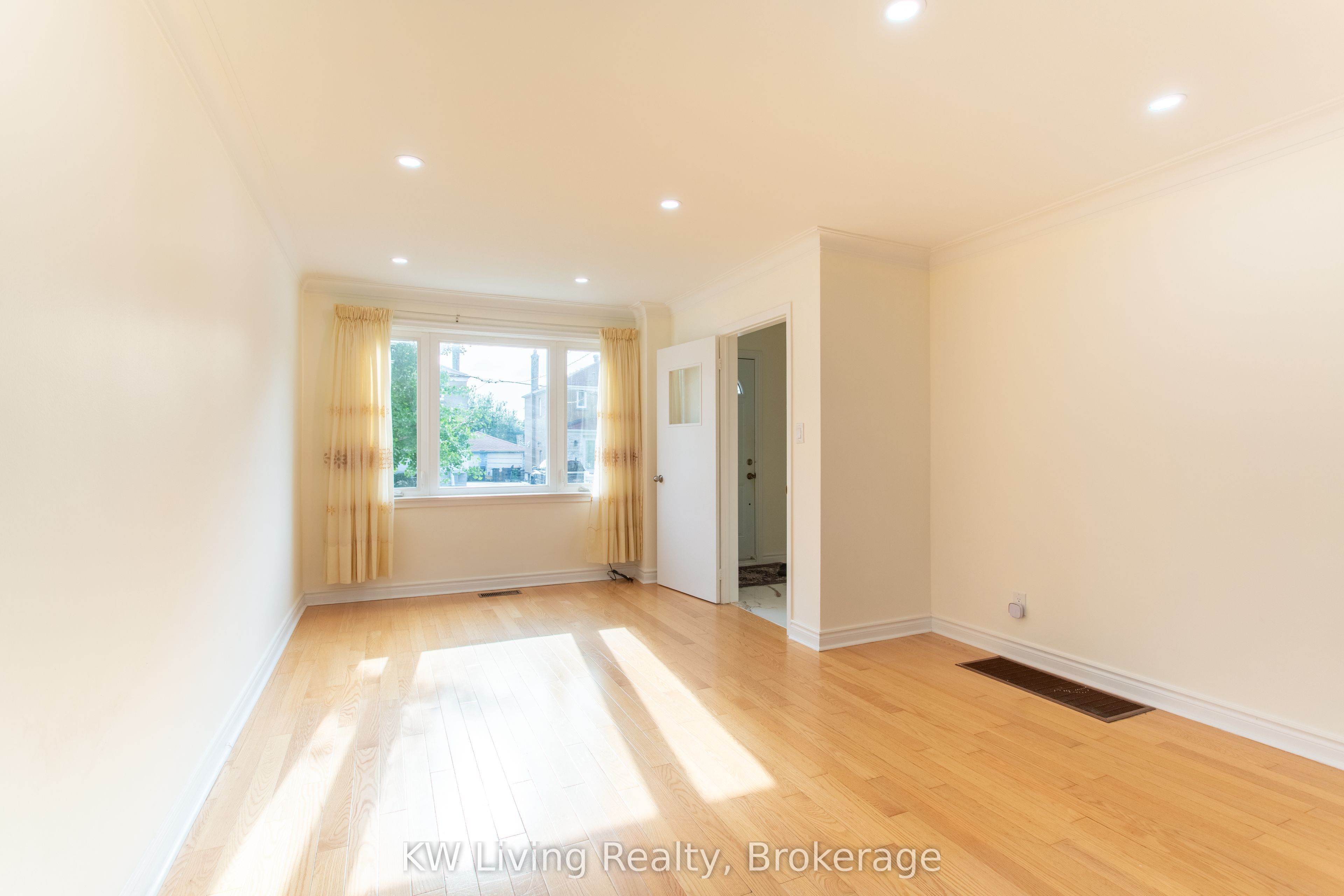 9 Rupert Street Property Photo 10
