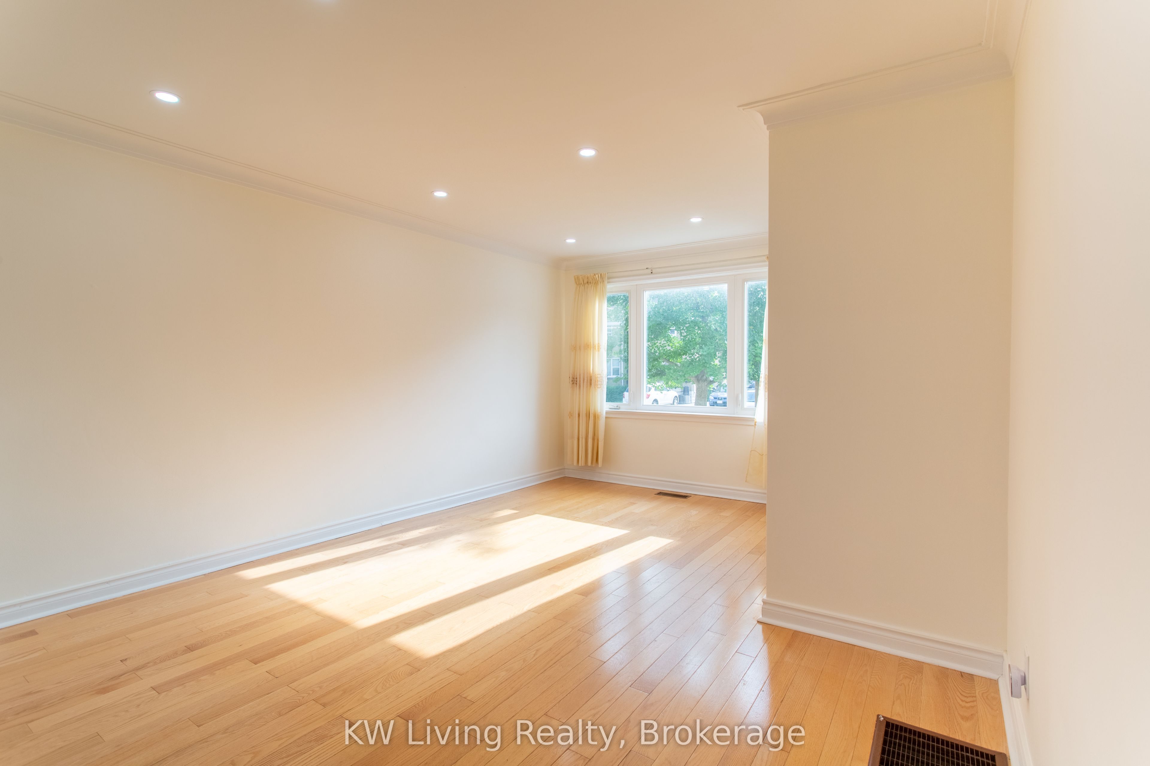 9 Rupert Street Property Photo 11