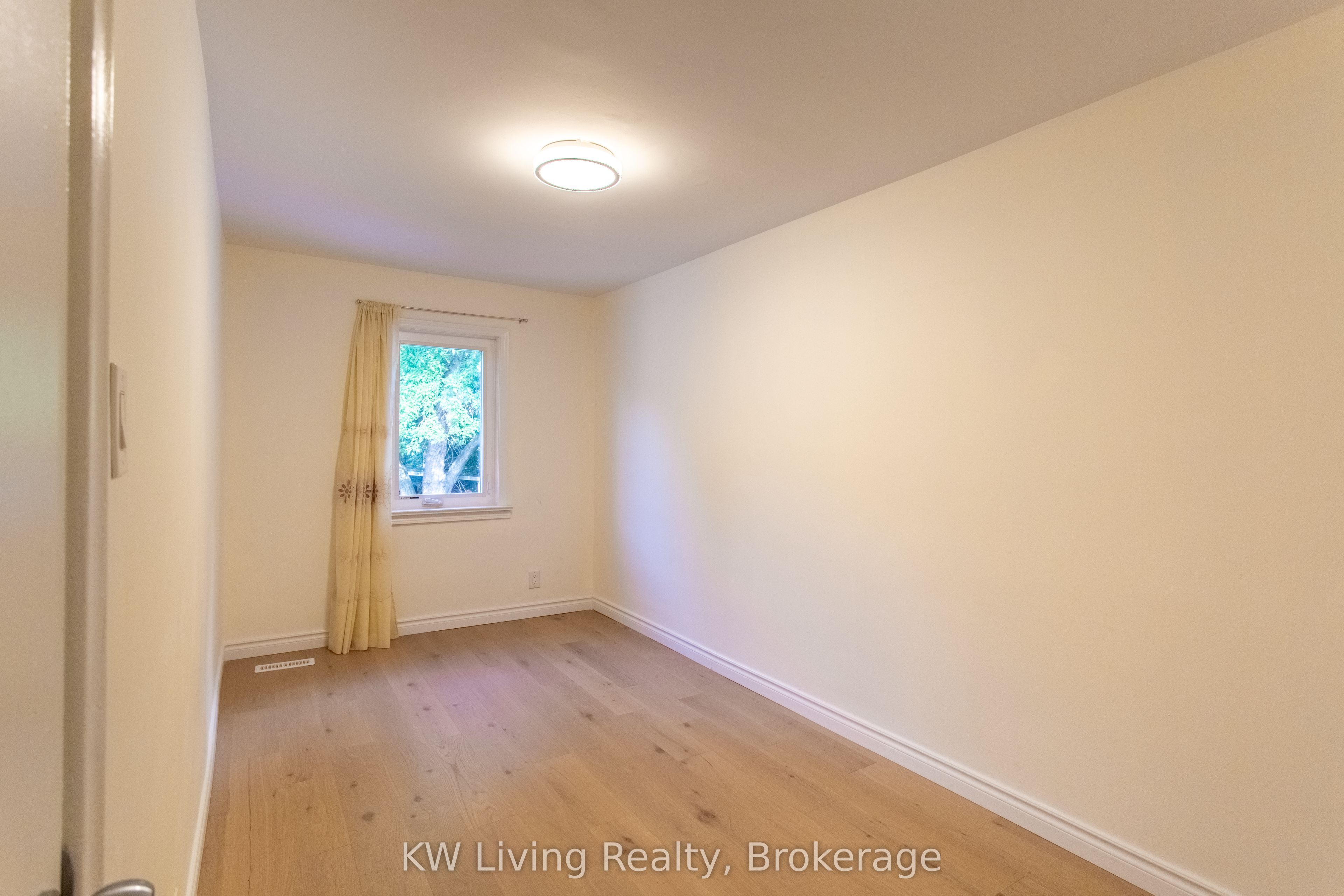 9 Rupert Street Property Photo 24