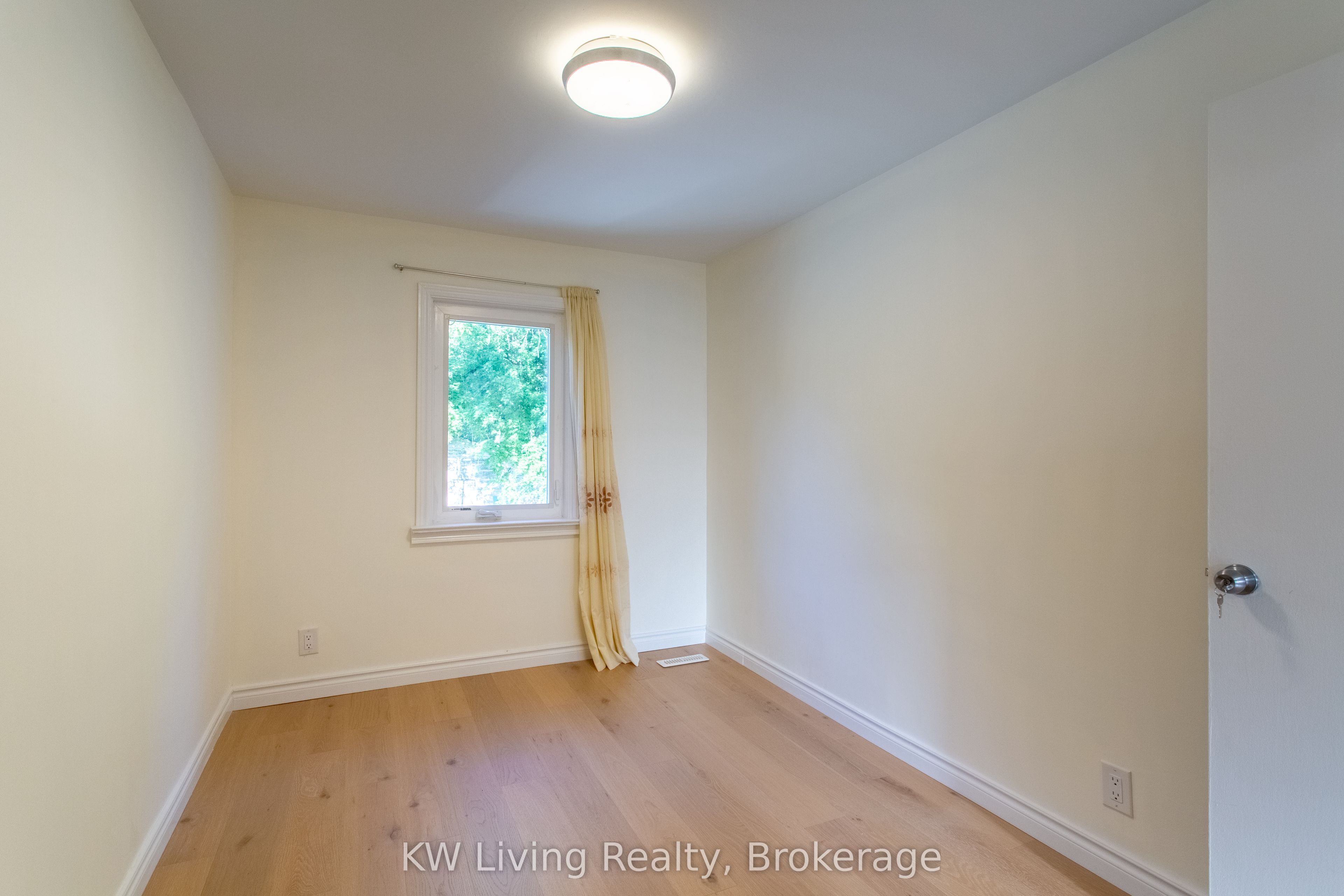 9 Rupert Street Property Photo 29