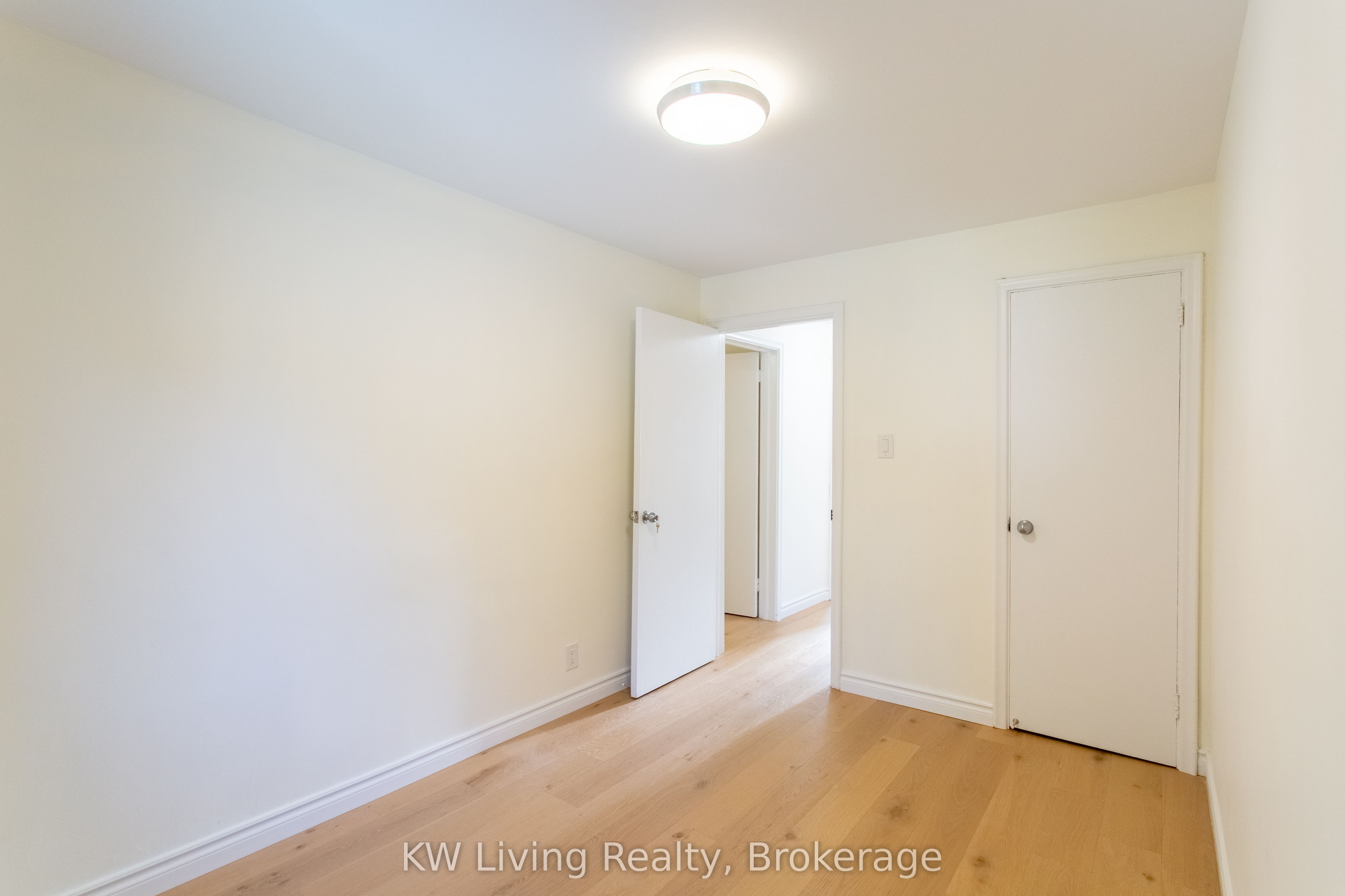 9 Rupert Street Property Photo 30