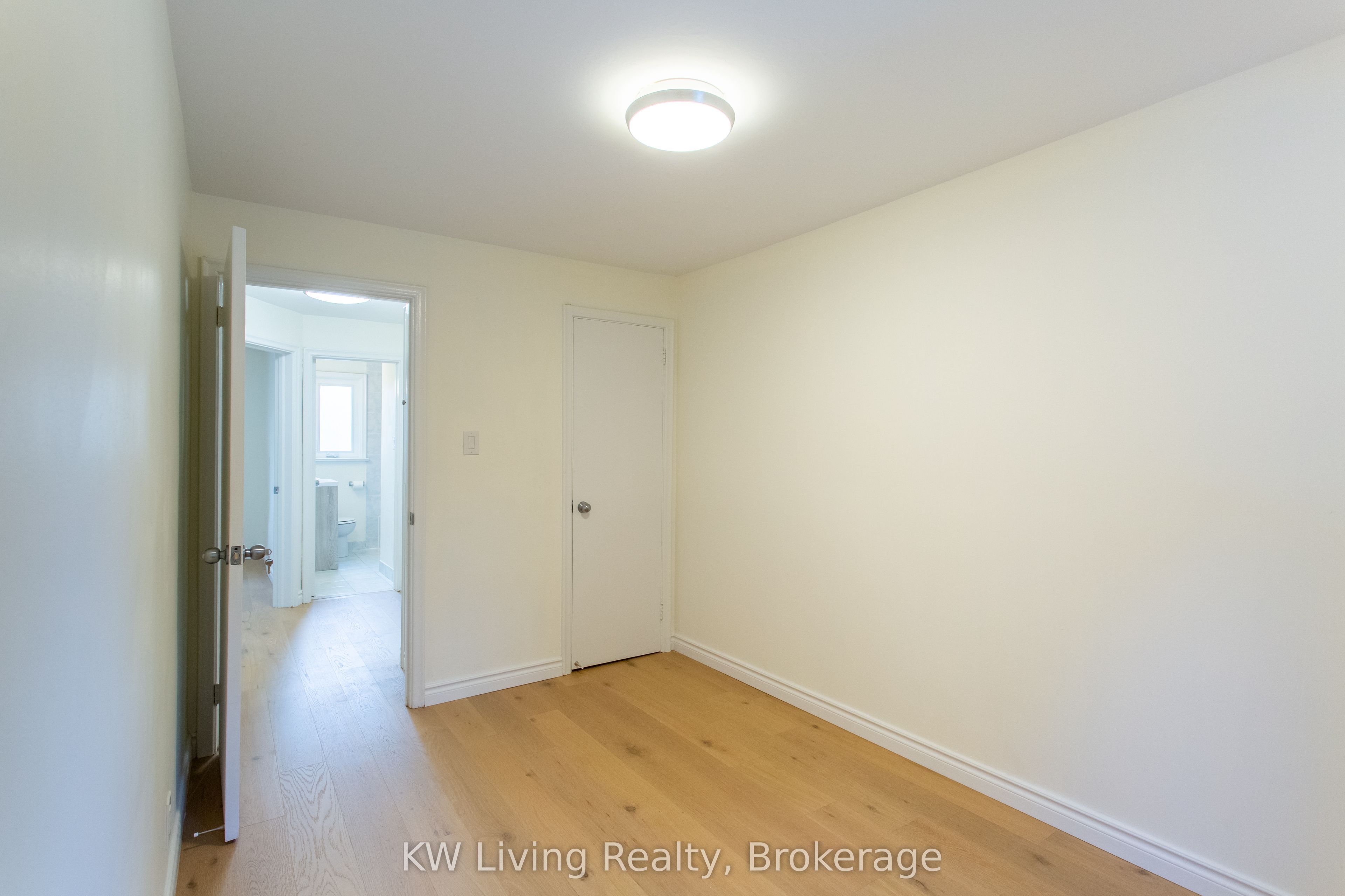 9 Rupert Street Property Photo 31