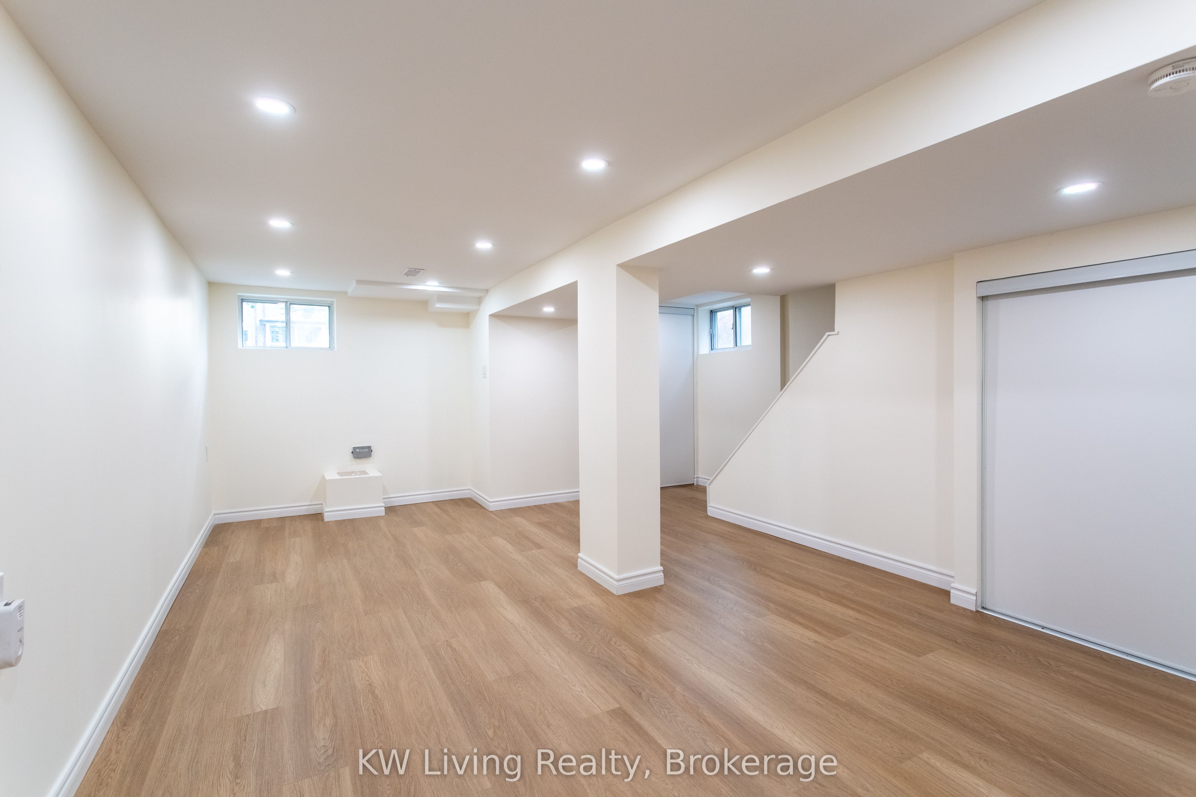 9 Rupert Street Property Photo 32