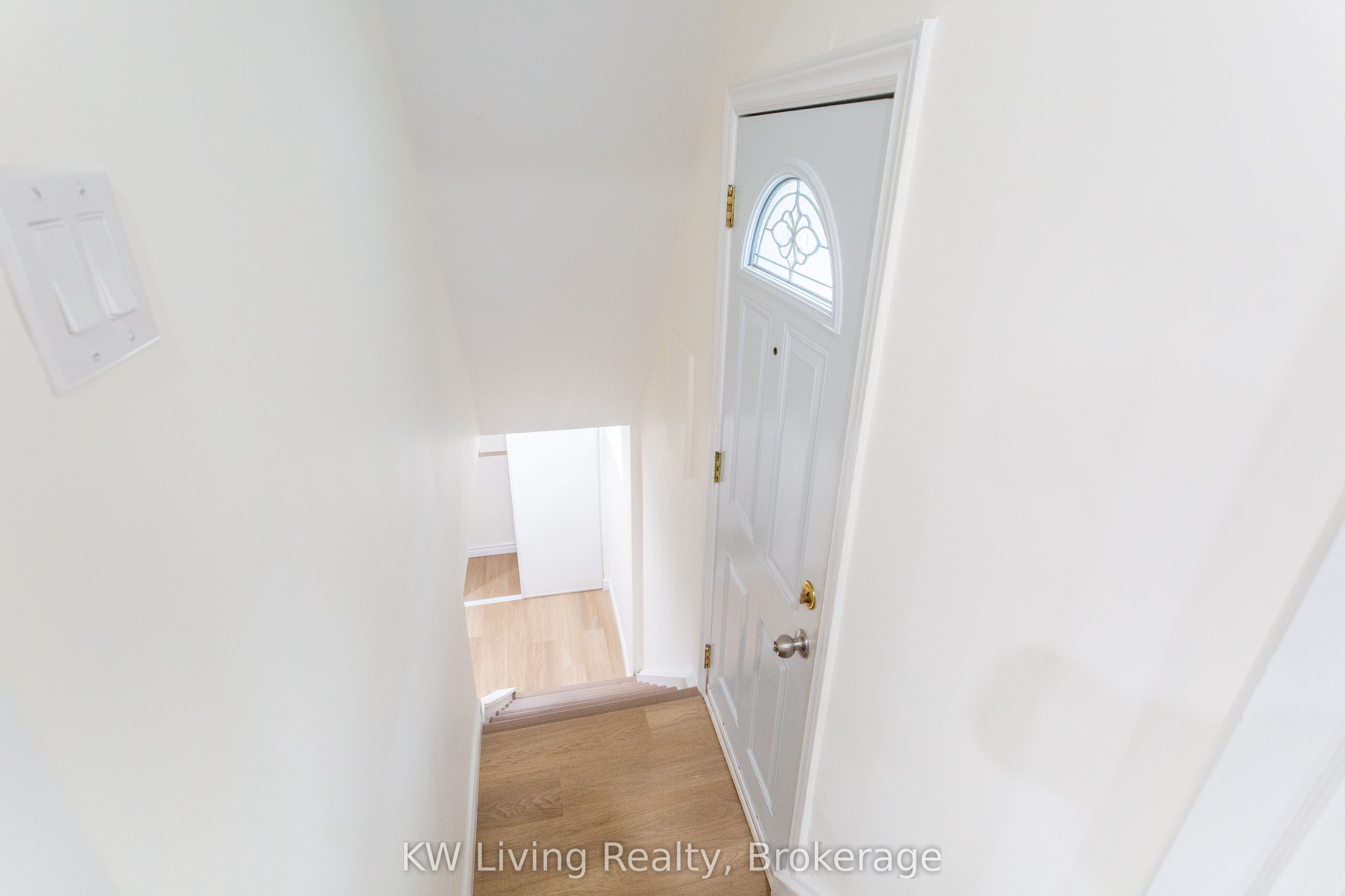 9 Rupert Street Property Photo 33