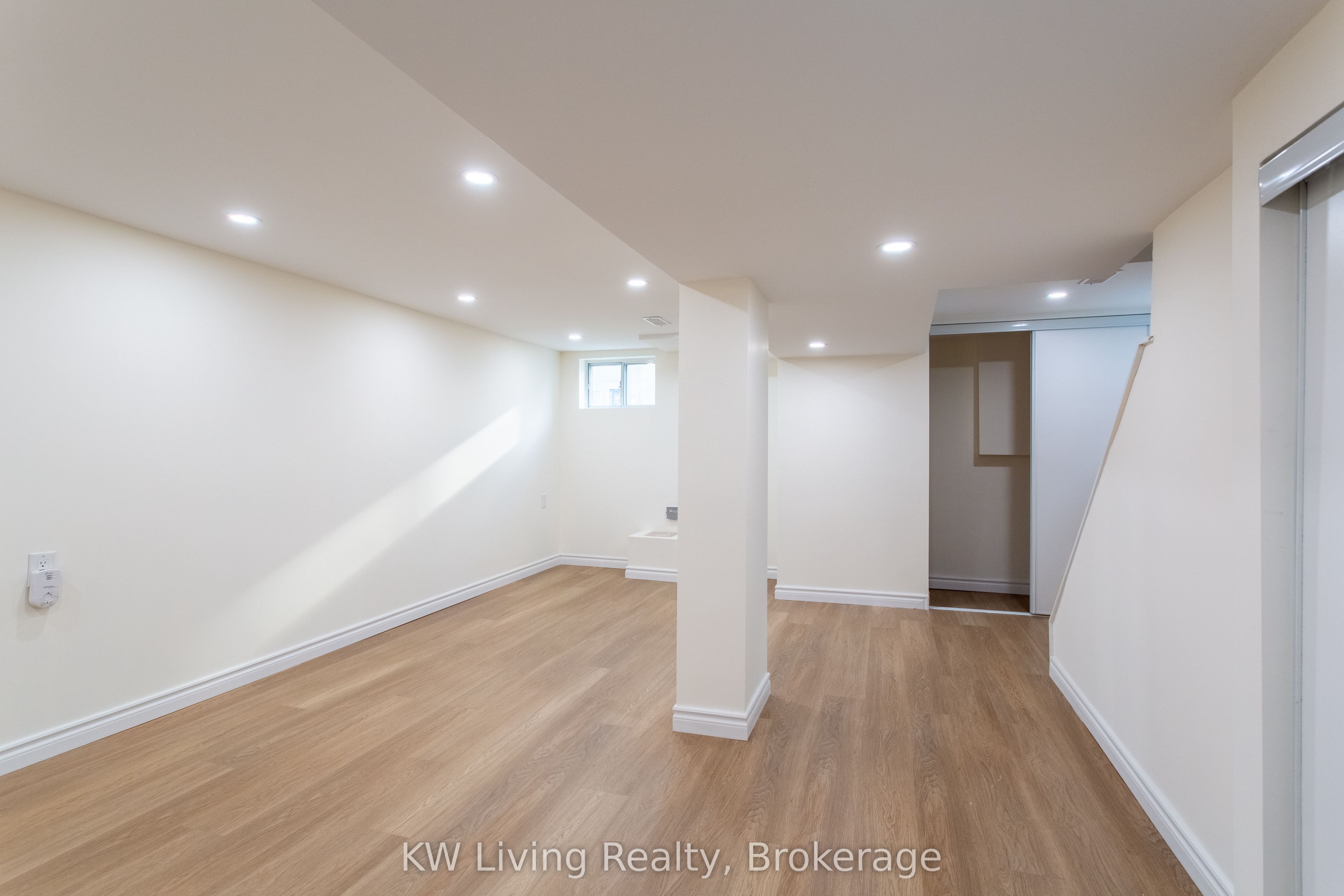 9 Rupert Street Property Photo 38