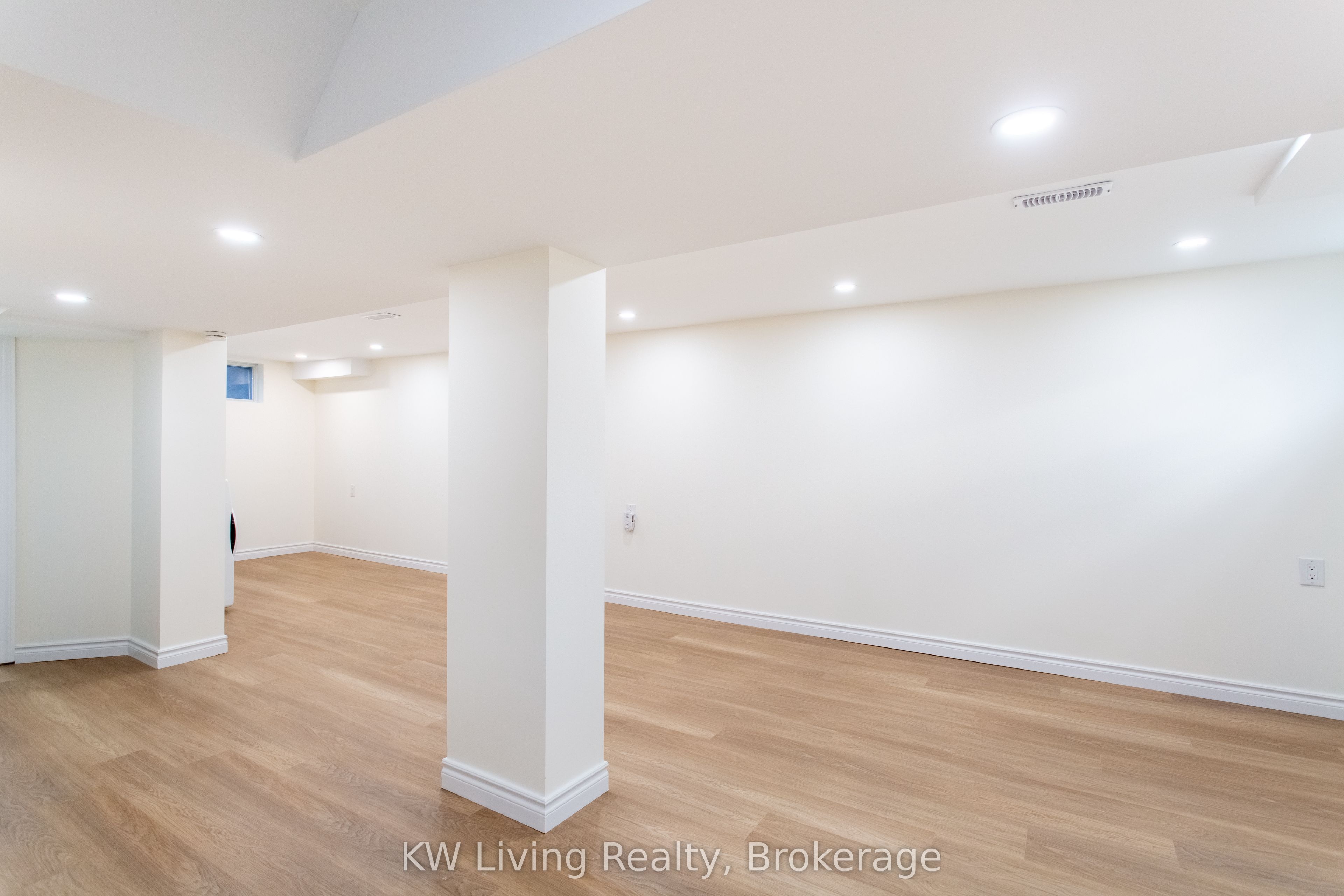 9 Rupert Street Property Photo 42