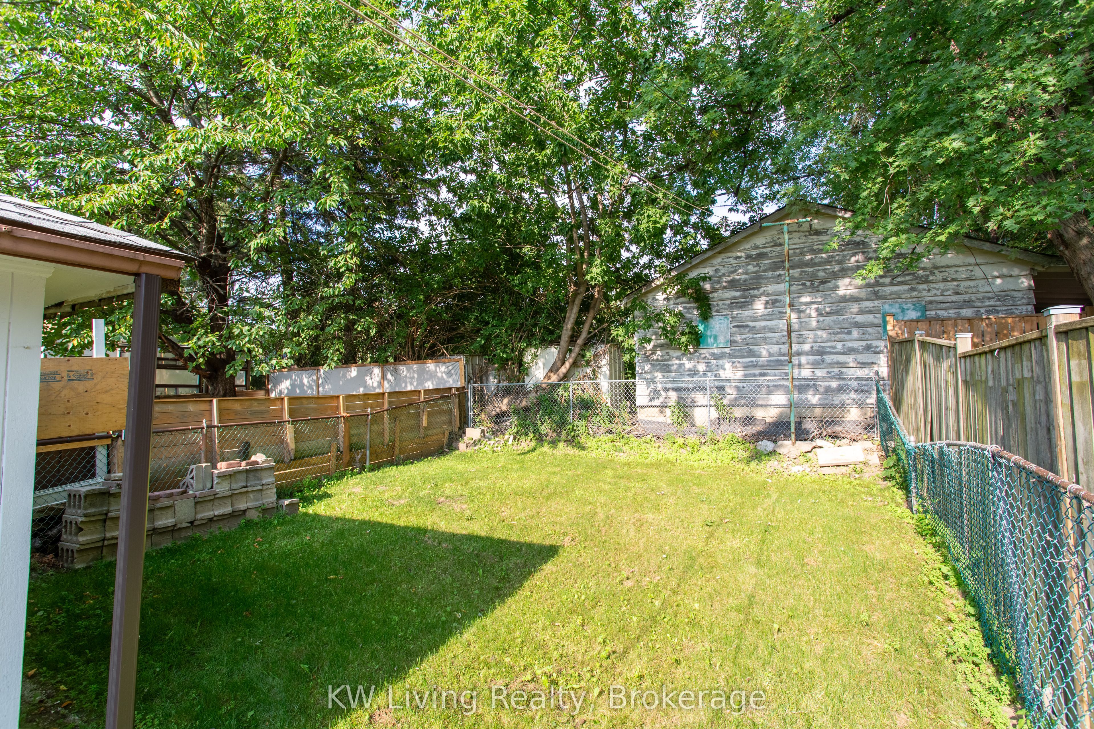 9 Rupert Street Property Photo 45