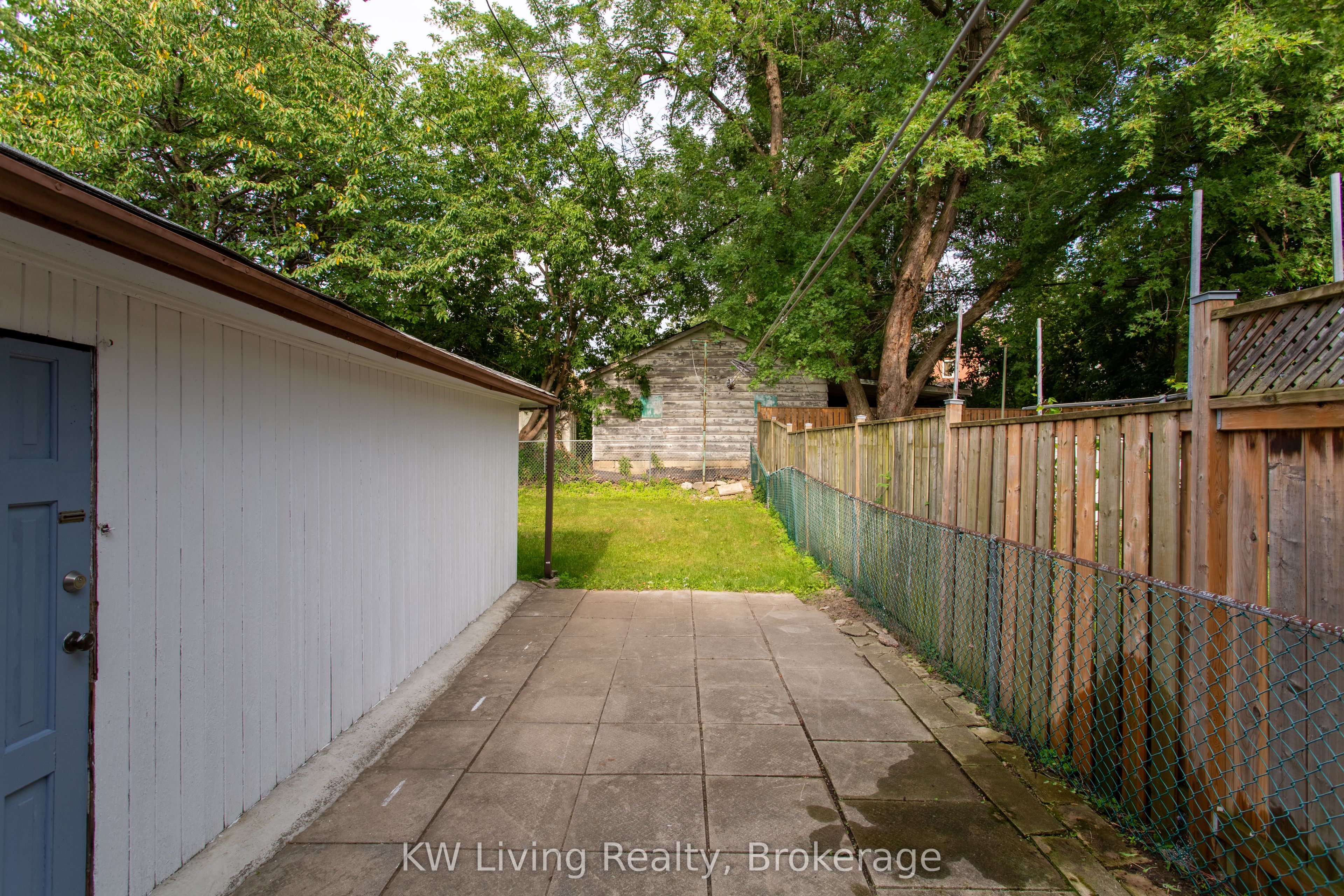 9 Rupert Street Property Photo 46