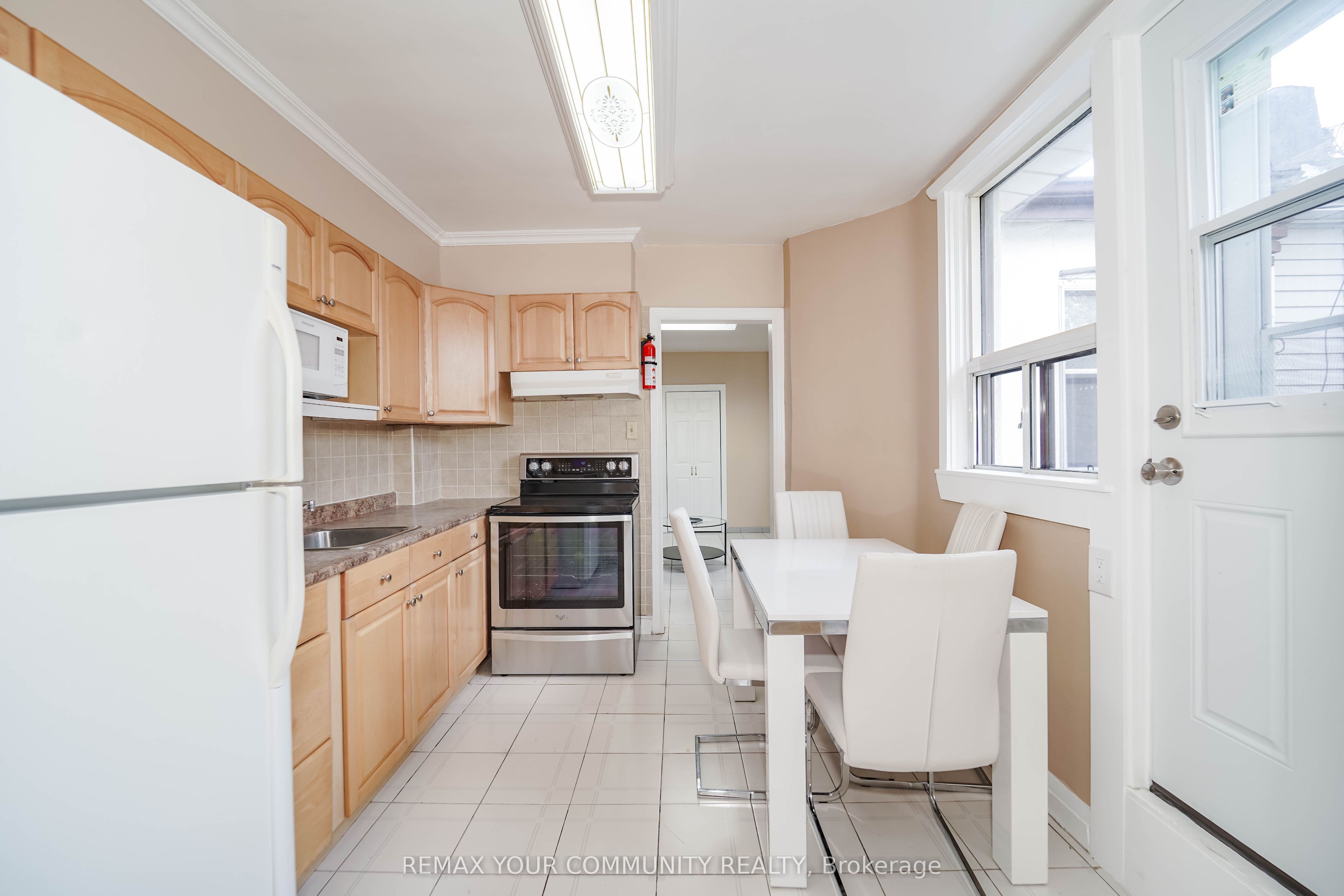 1378 Danforth Avenue Property Photo 21