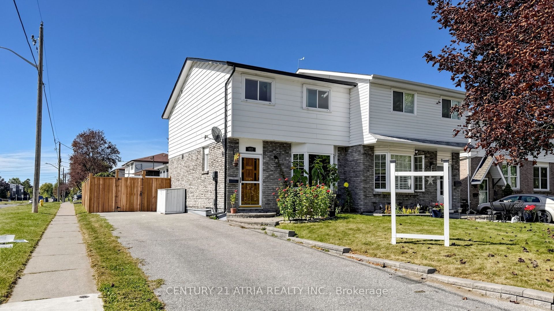 982 Renfrew Court Property Photo 1