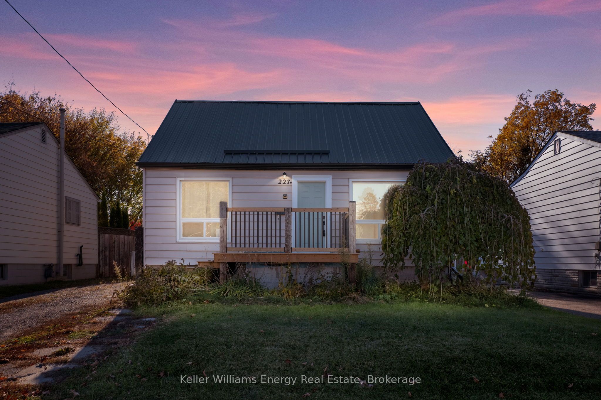 227 Marquette Avenue Property Photo 1