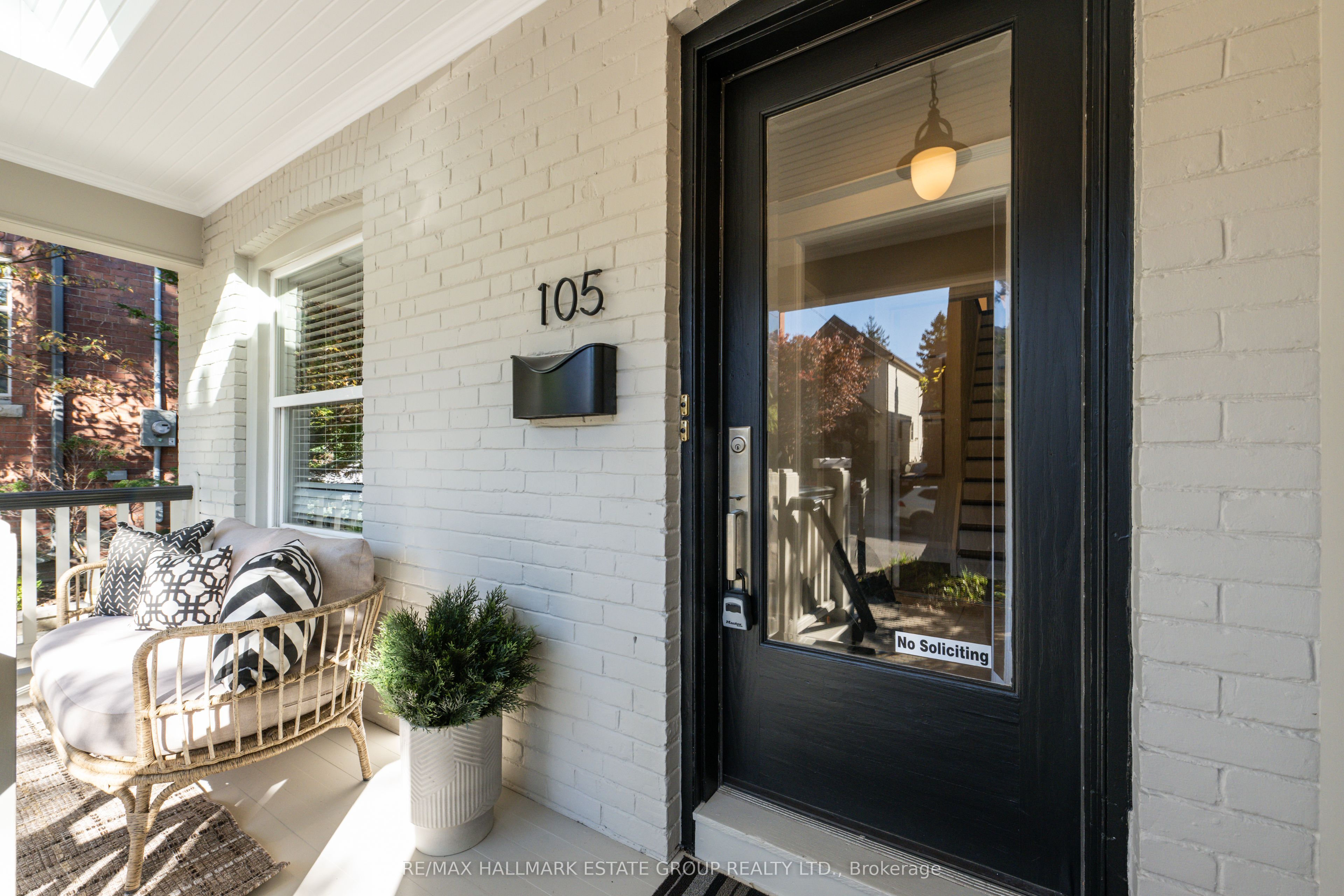 105 Lee Avenue Property Photo 2