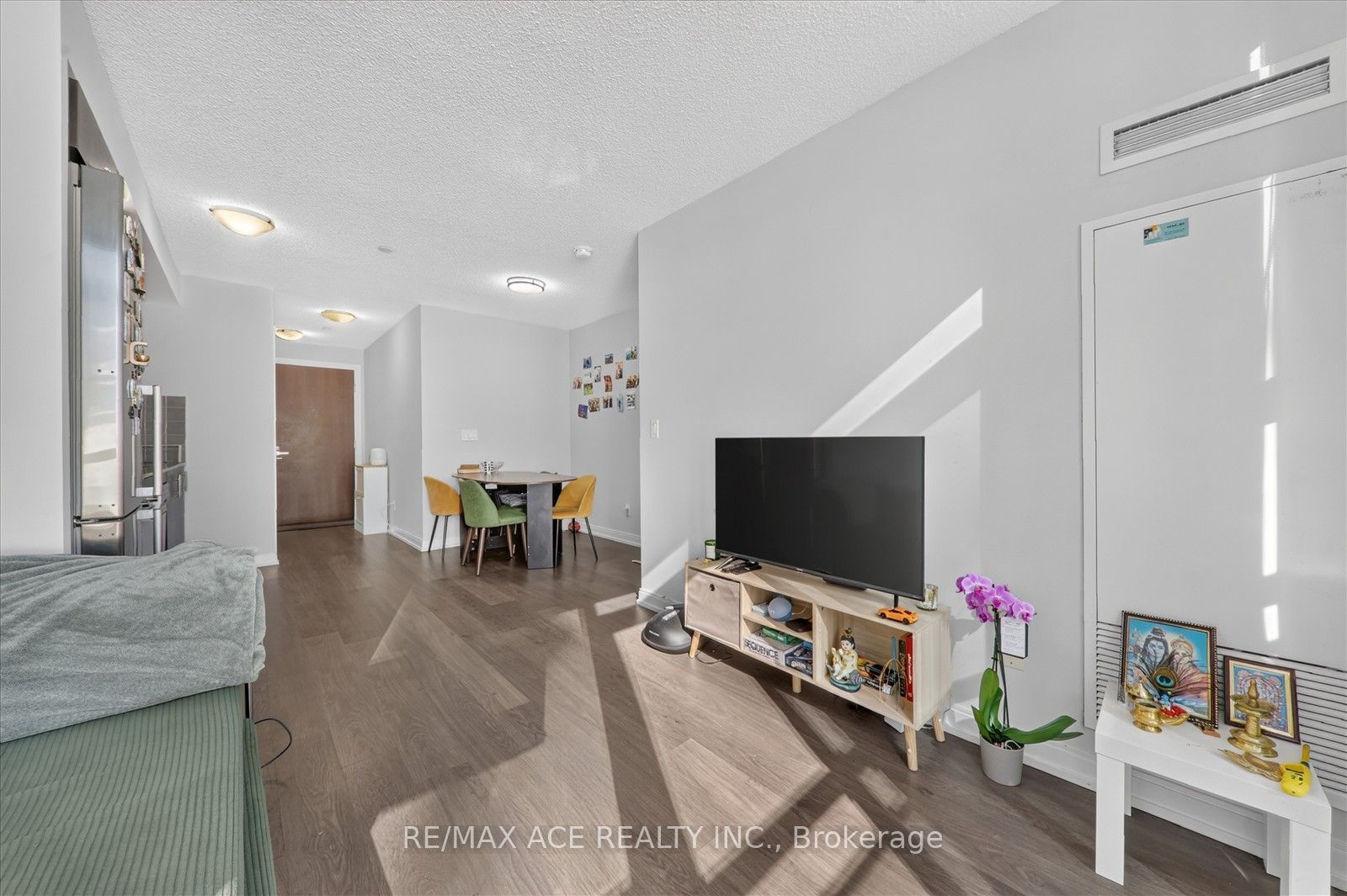 E14124570 Property Photo 14