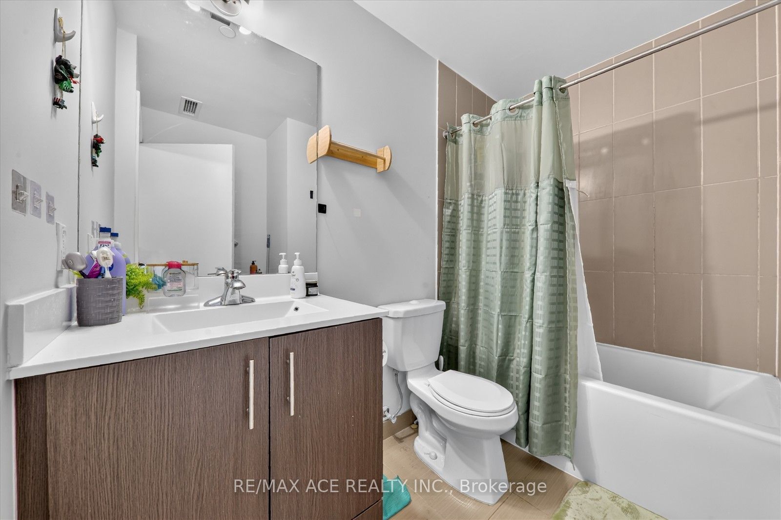 E14124570 Property Photo 15