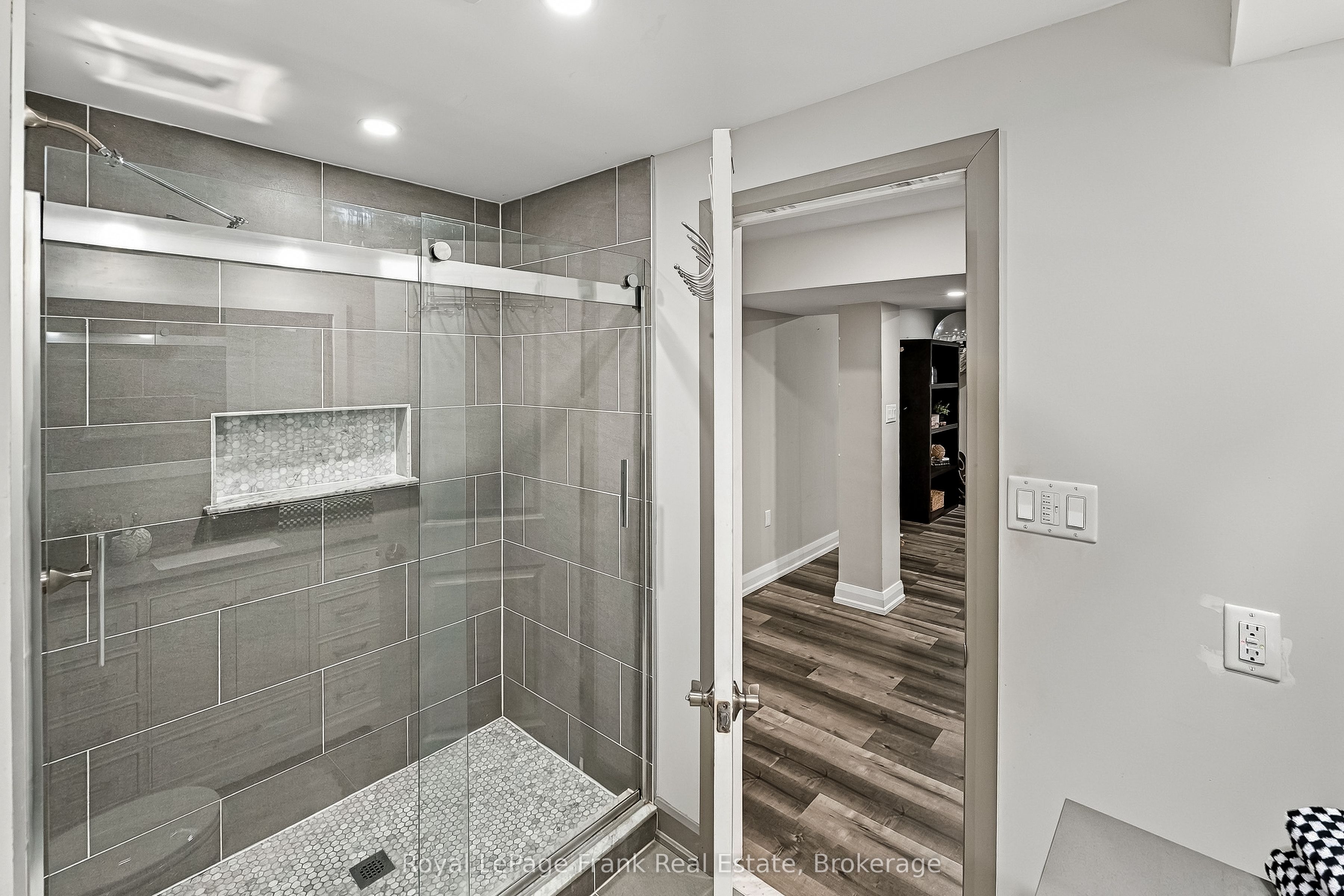 43 Glenhaven Court Property Photo 28