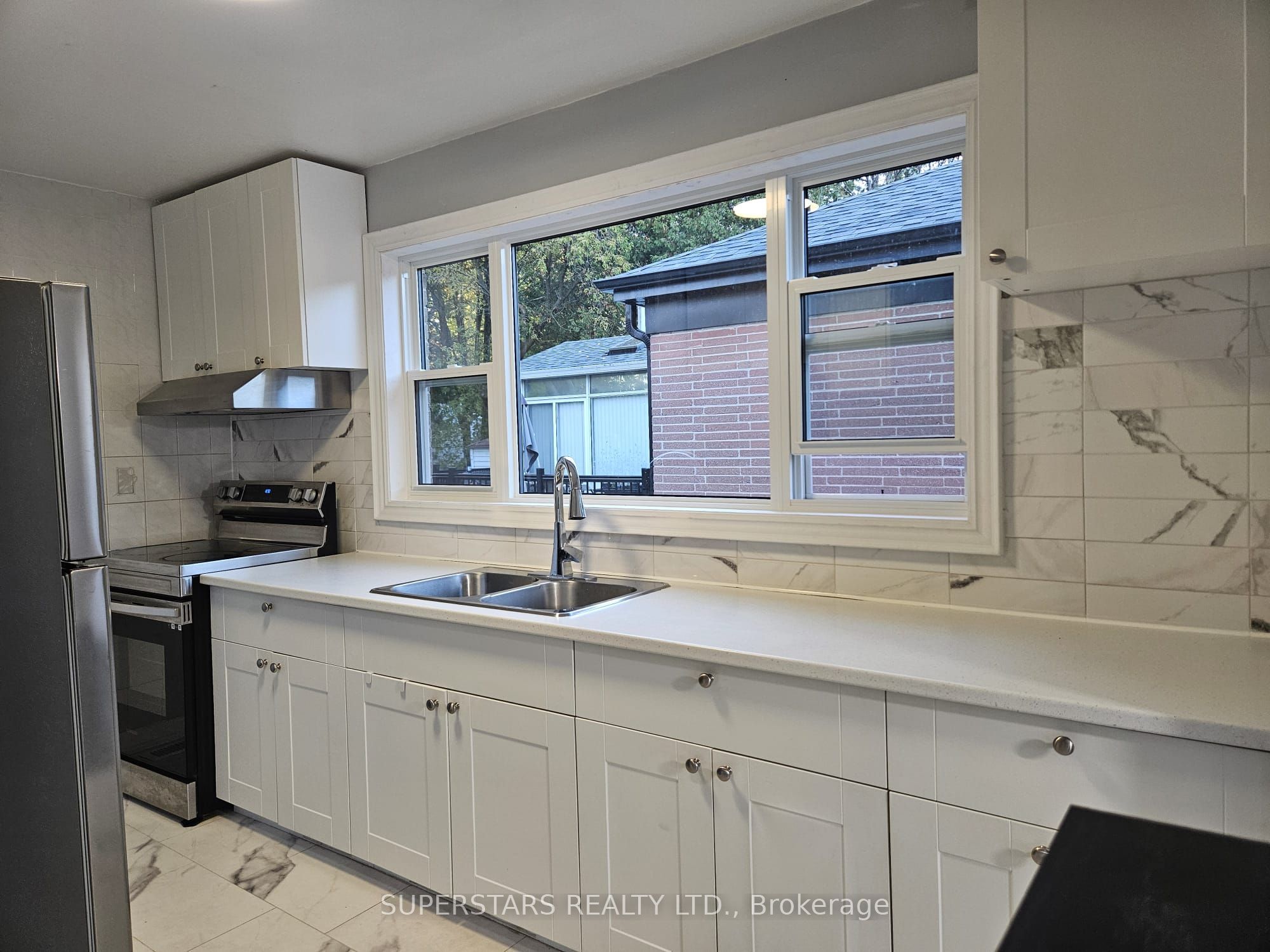 2258 Brimley Road Main Property Photo 6