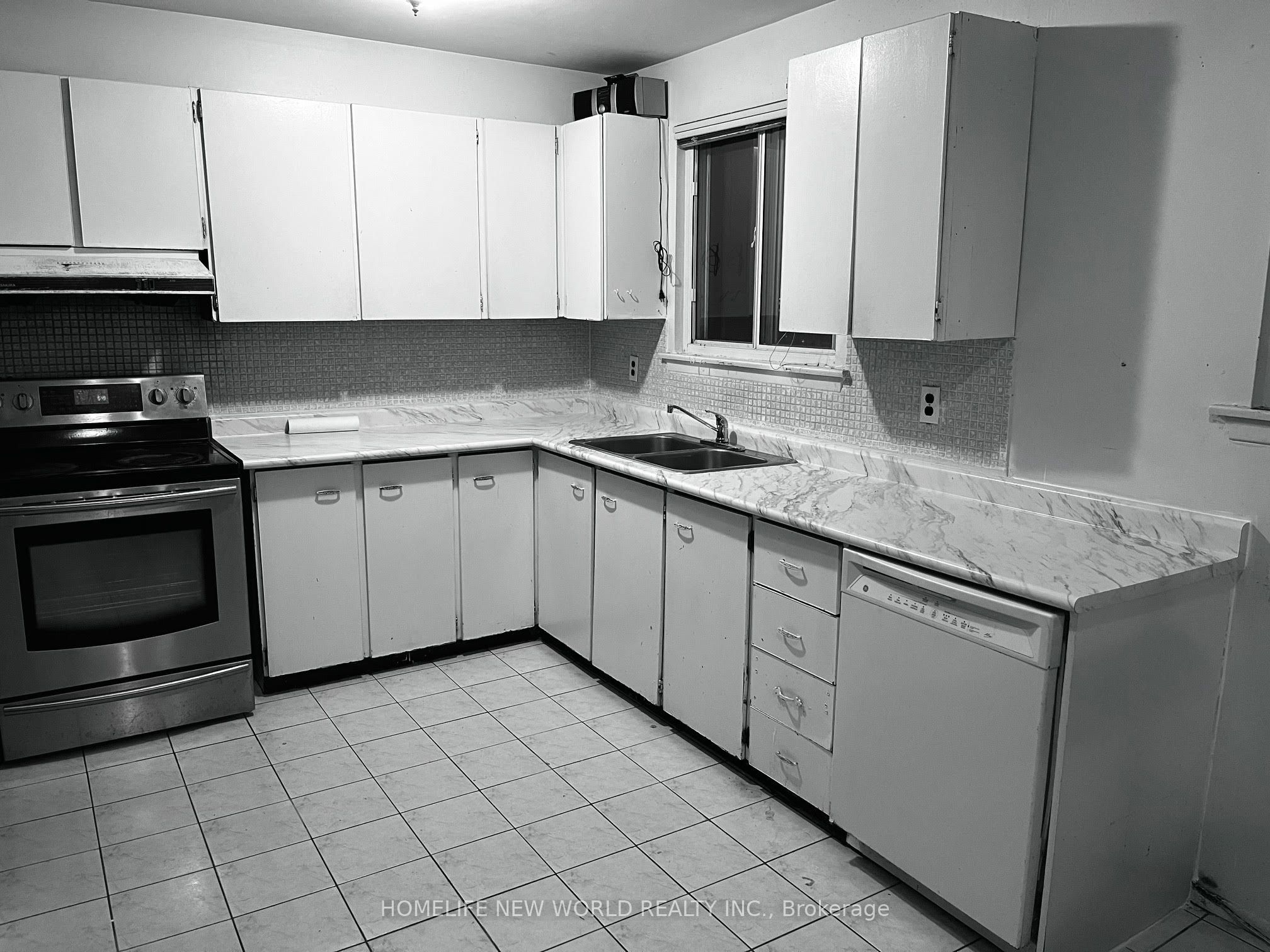 95 Pettibone Square Property Photo 8