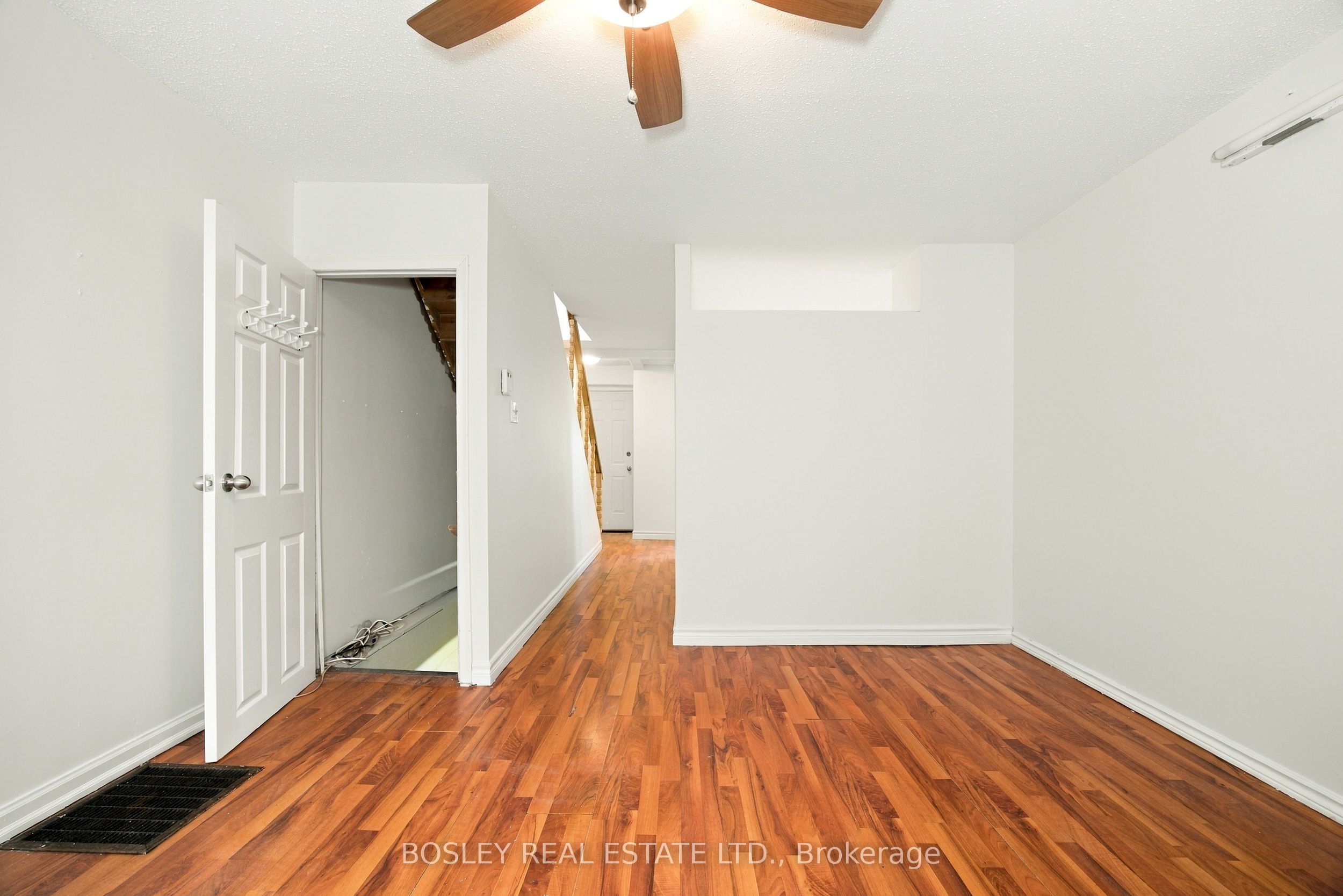 114 Rhodes Avenue Property Photo 8