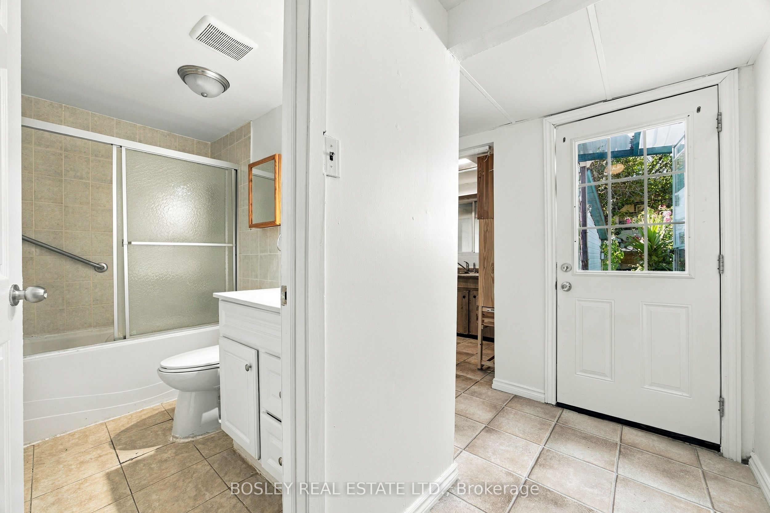 114 Rhodes Avenue Property Photo 12