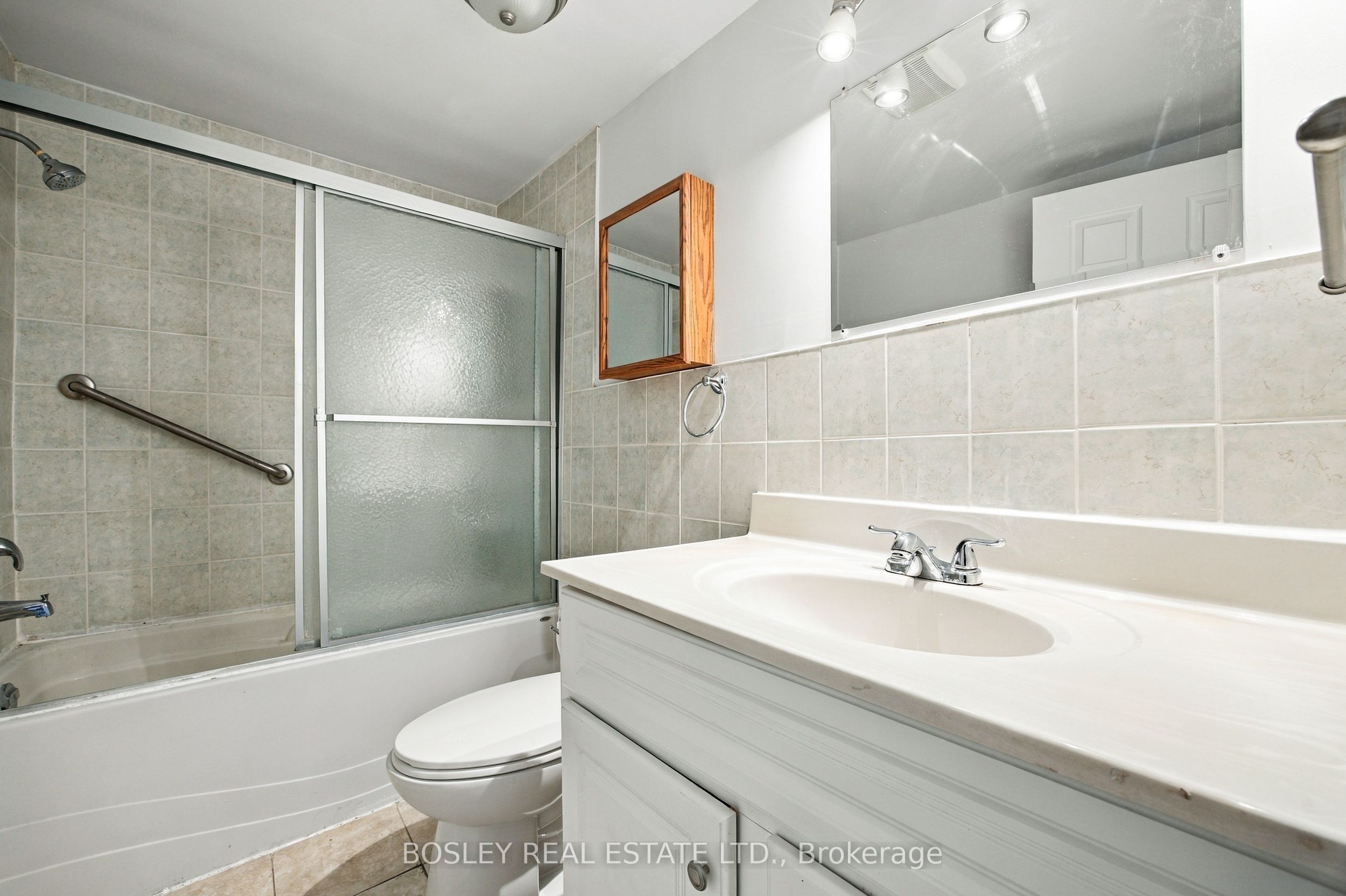 114 Rhodes Avenue Property Photo 13