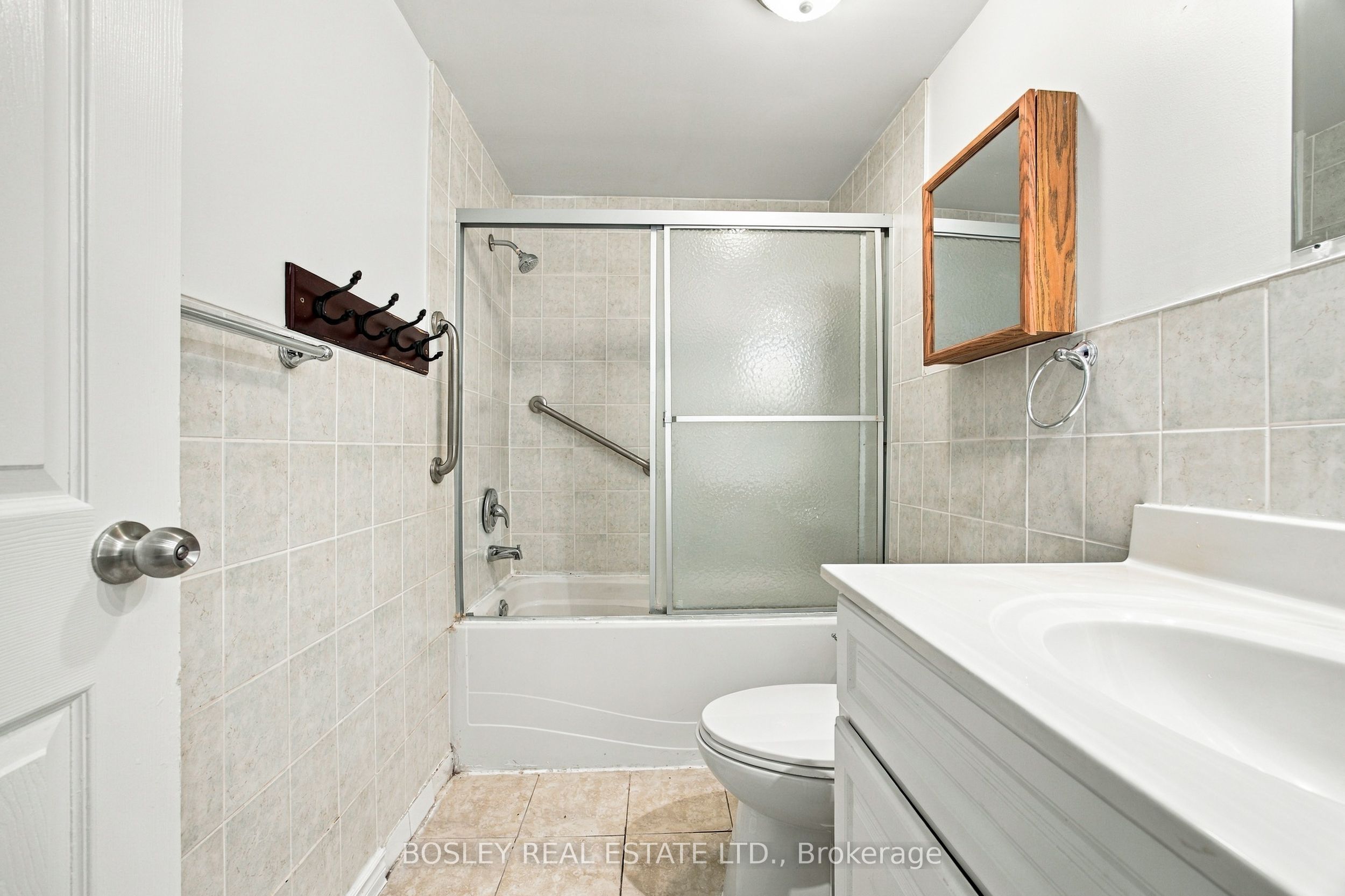 114 Rhodes Avenue Property Photo 14