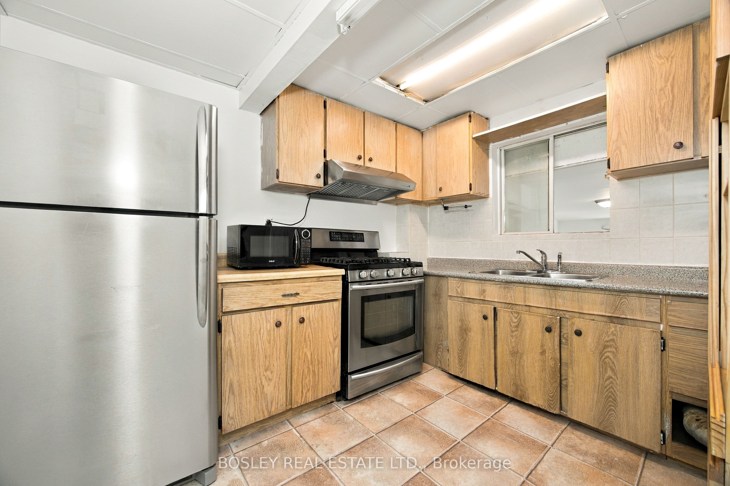 114 Rhodes Avenue Property Photo 15