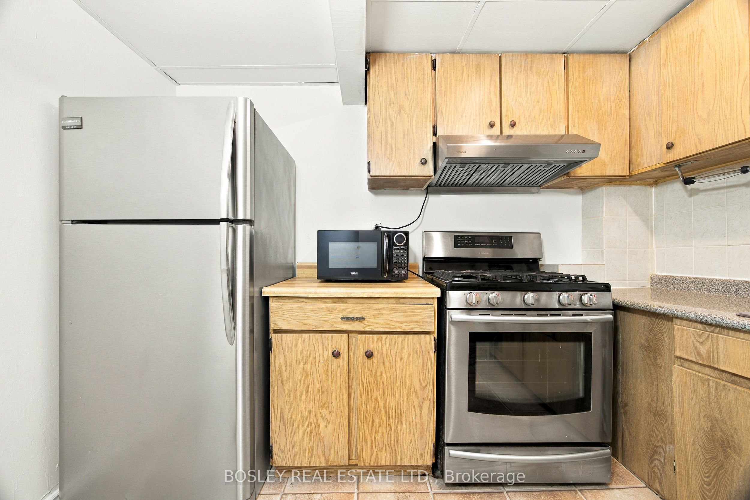 114 Rhodes Avenue Property Photo 17