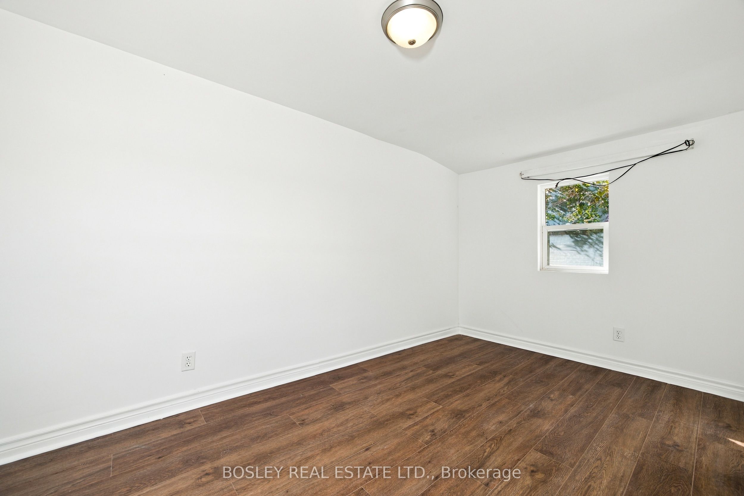 114 Rhodes Avenue Property Photo 20
